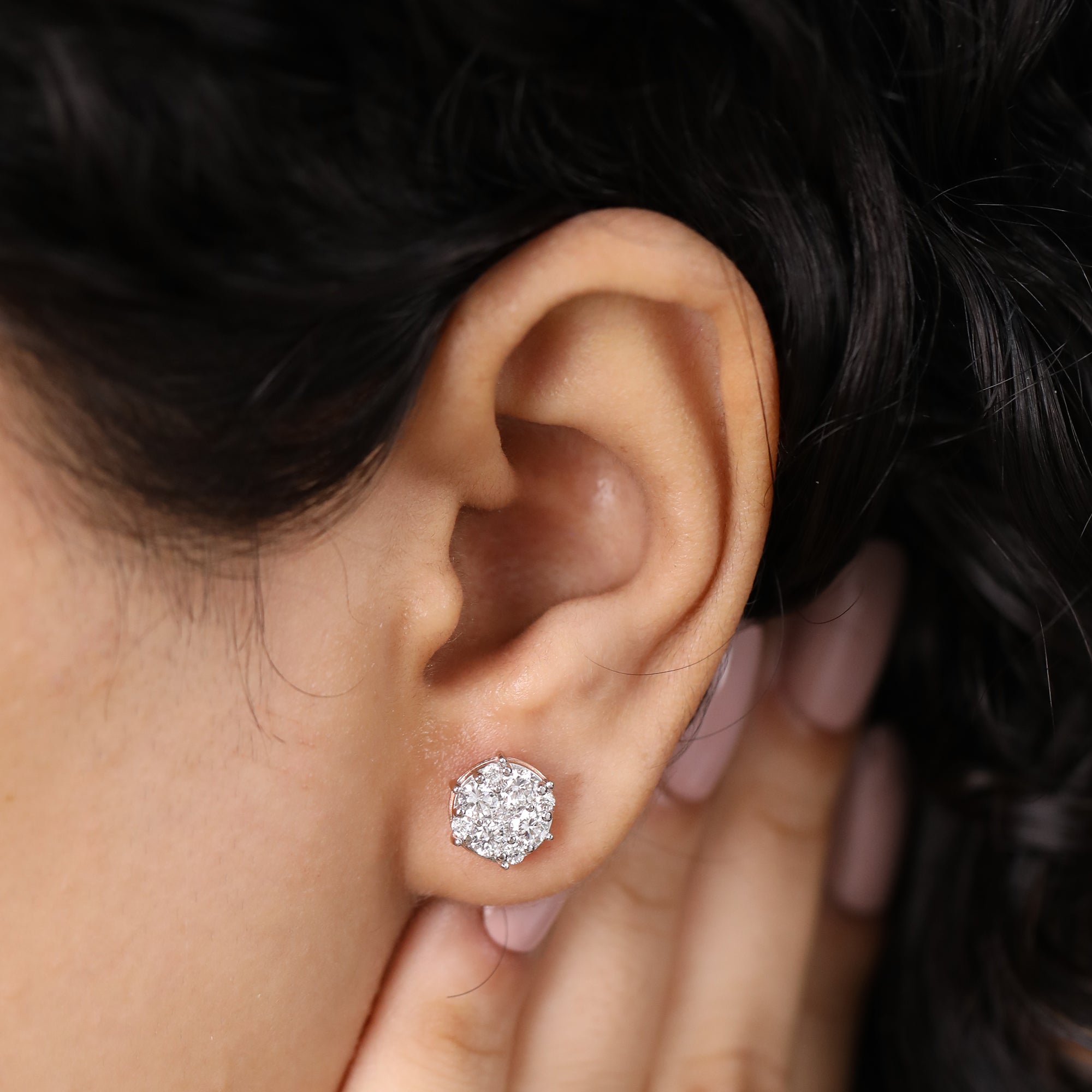 Luxurious round cluster diamond stud earrings suitable for everyday elegance