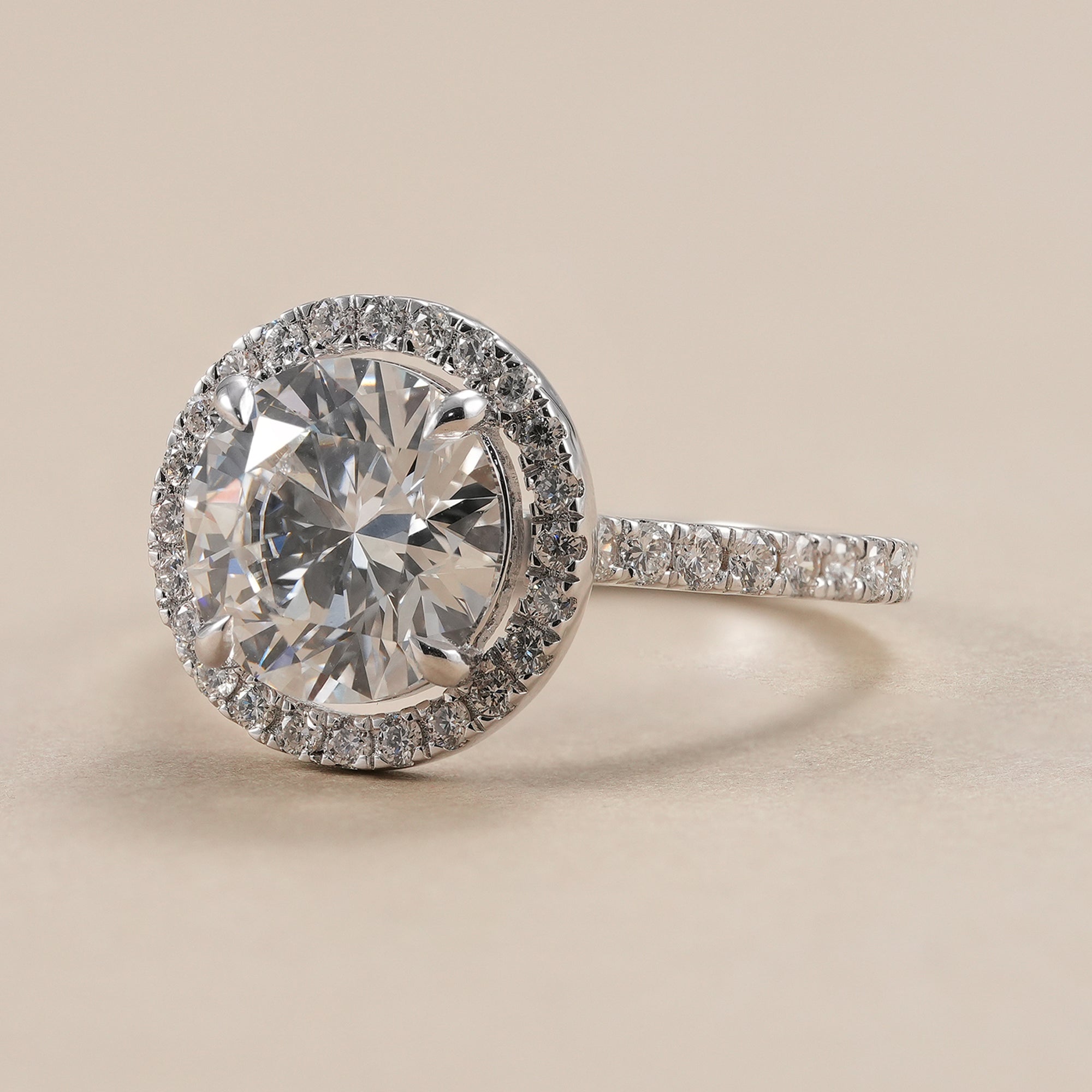 IGI certified round diamond engagement ring in white gold.