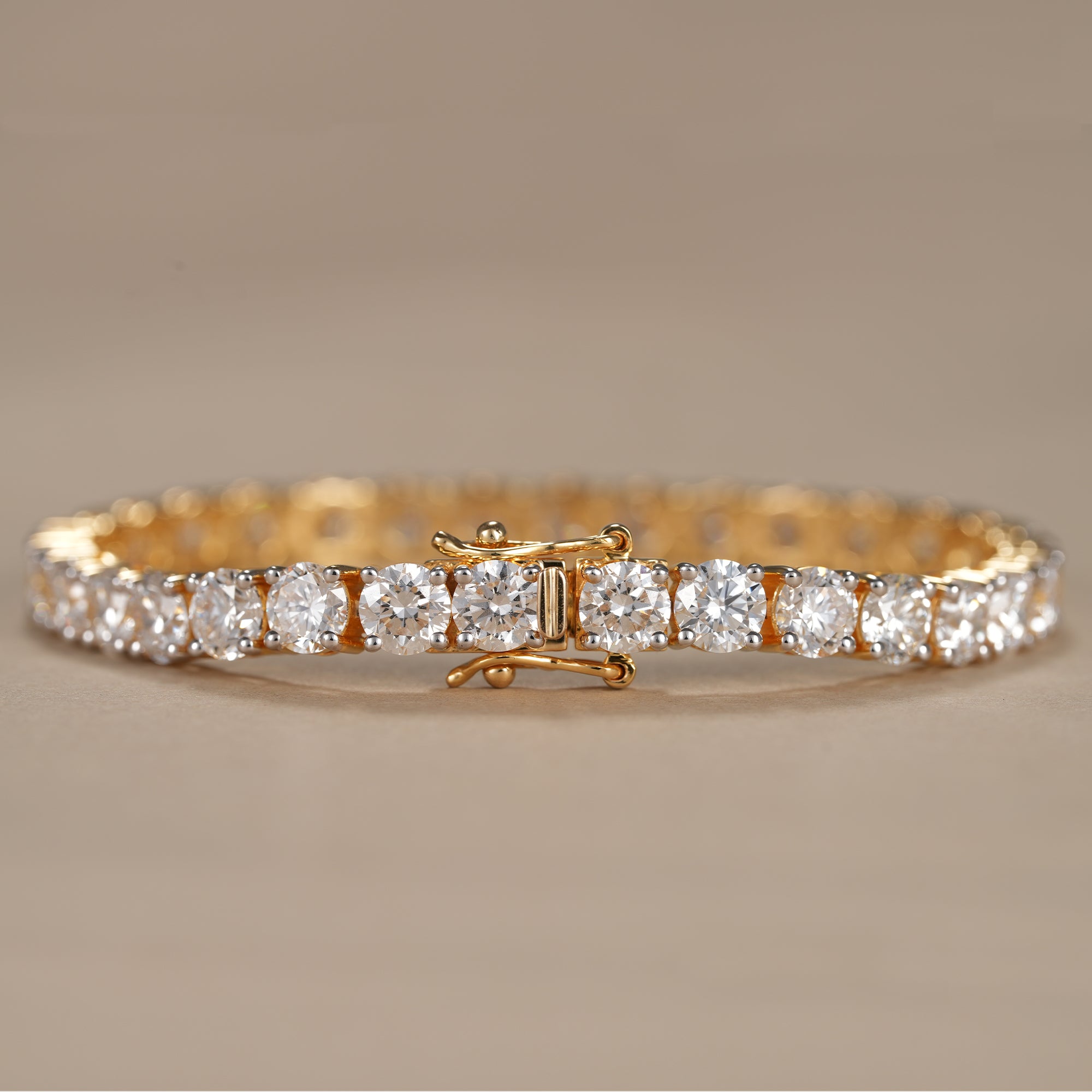 Classic round diamond tennis bracelet for women