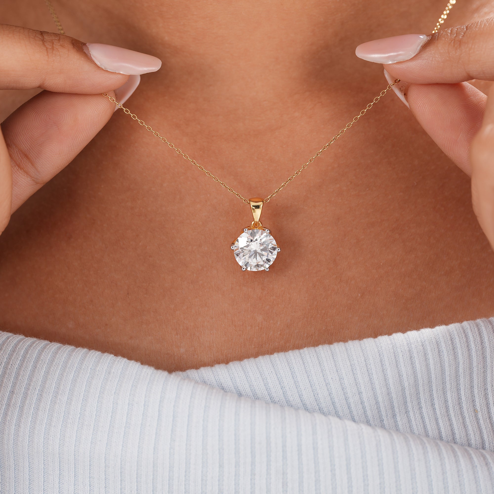 Minimalist round lab diamond pendant necklace for everyday wear