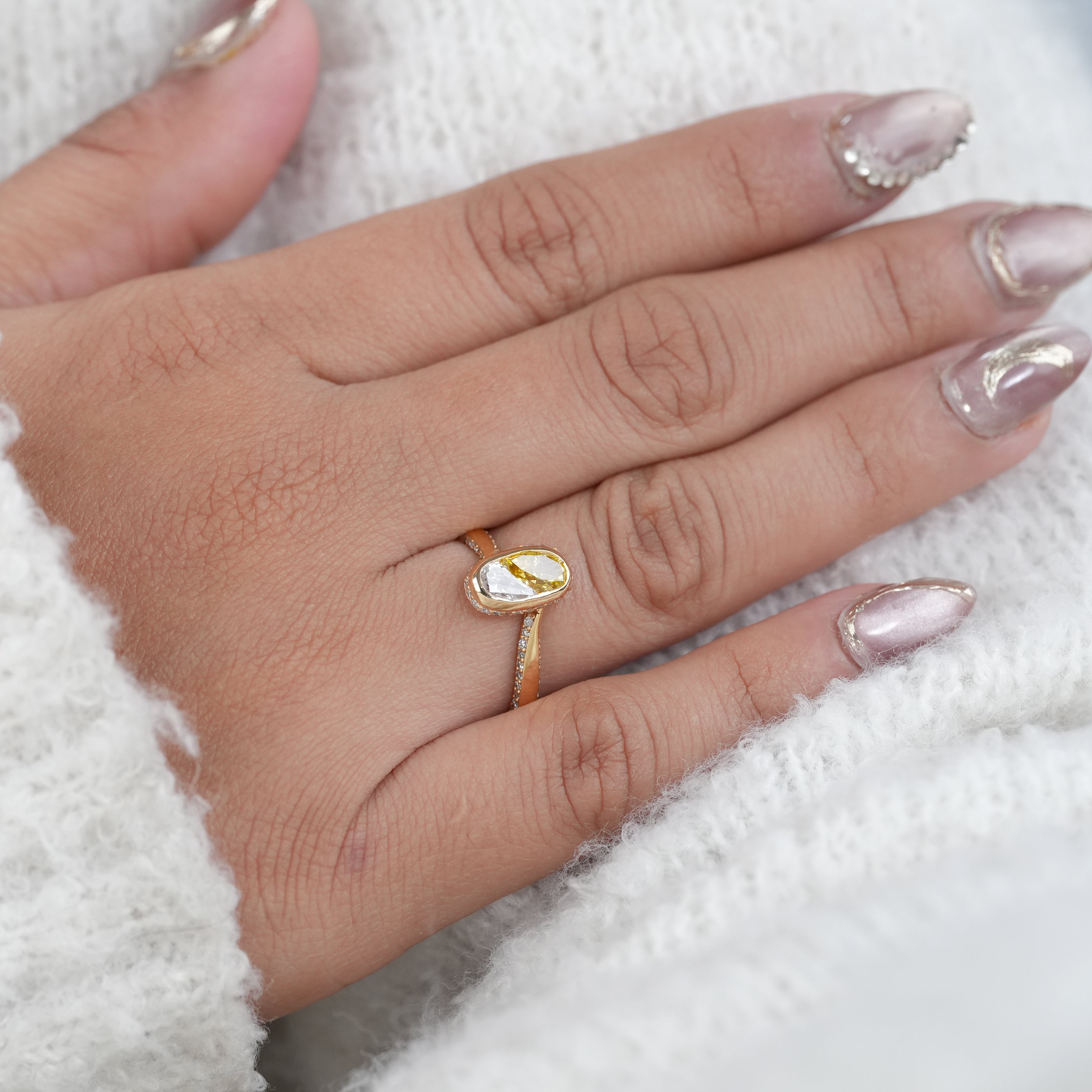 Bezel Set Dual Color Pear Lab Diamond Split Design Ring