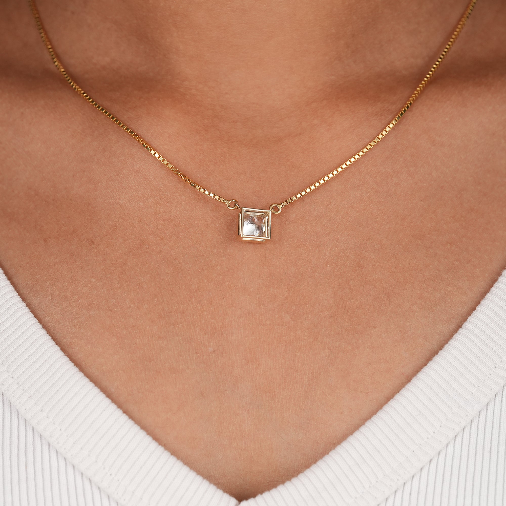Minimalist princess diamond pendant necklace