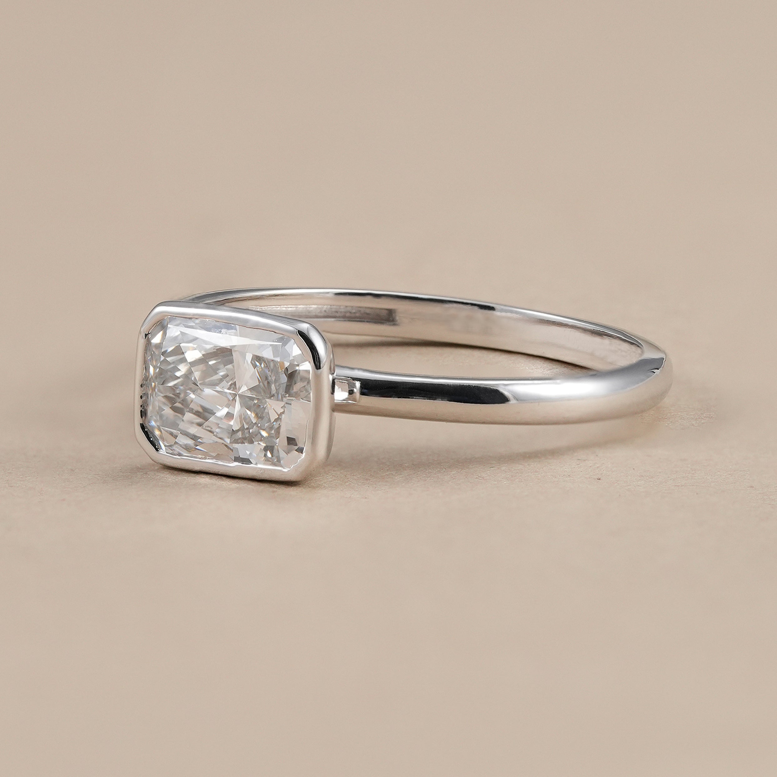 IGI certified radiant diamond solitaire engagement ring in white gold