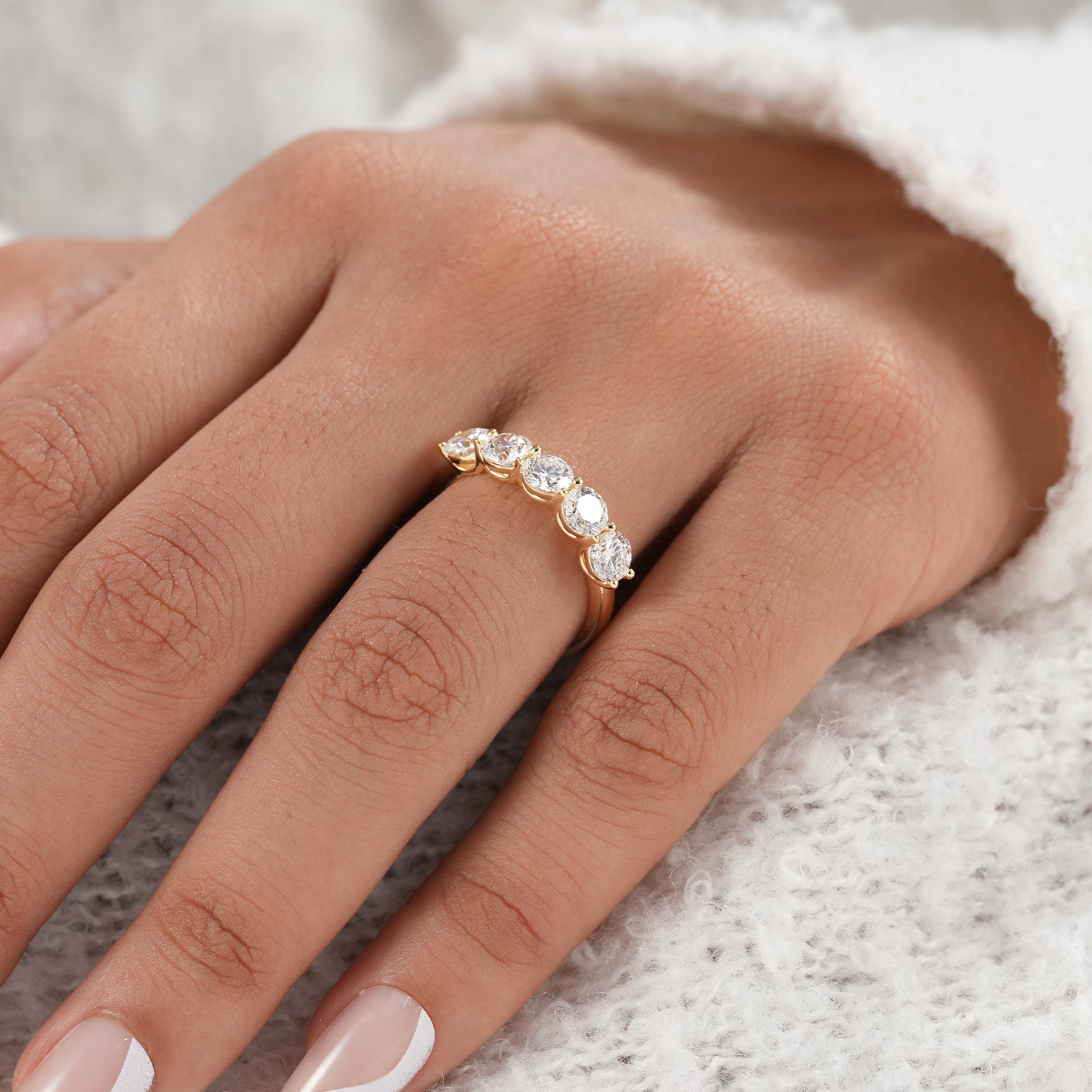 Bridal jewelry round lab diamond ring for everyday wear.