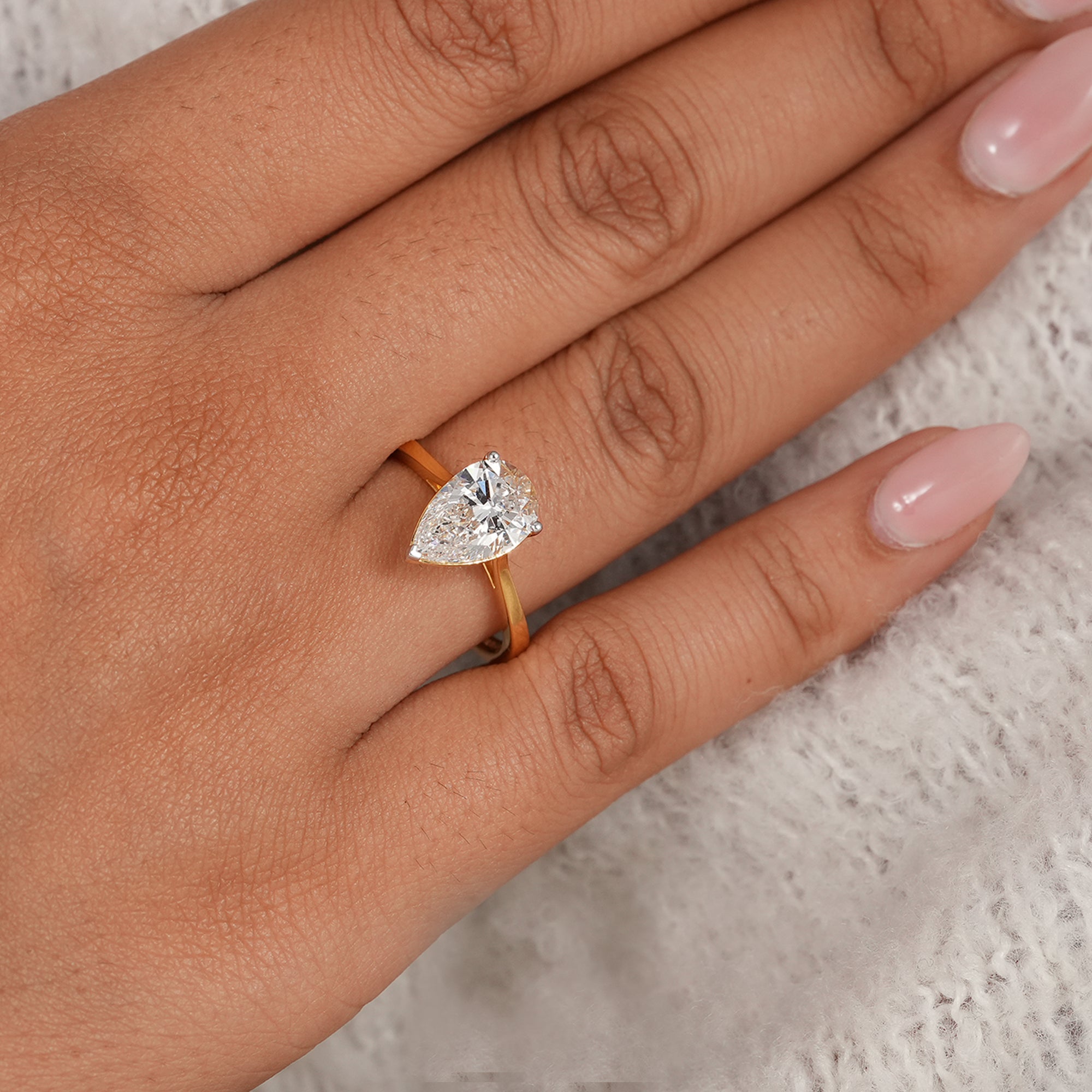 Fine jewelry pear solitaire wedding ring with lab grown diamond