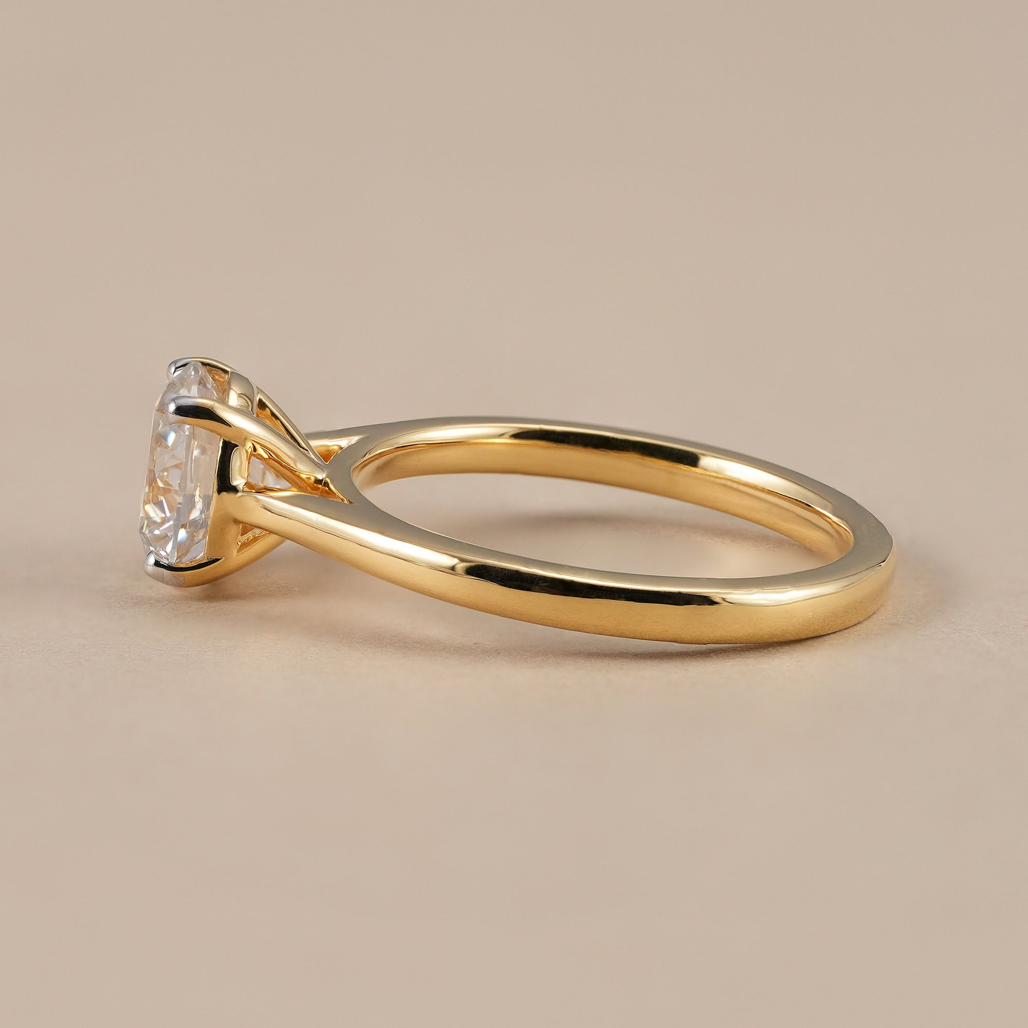 Cathedral setting round lab grown diamond ring