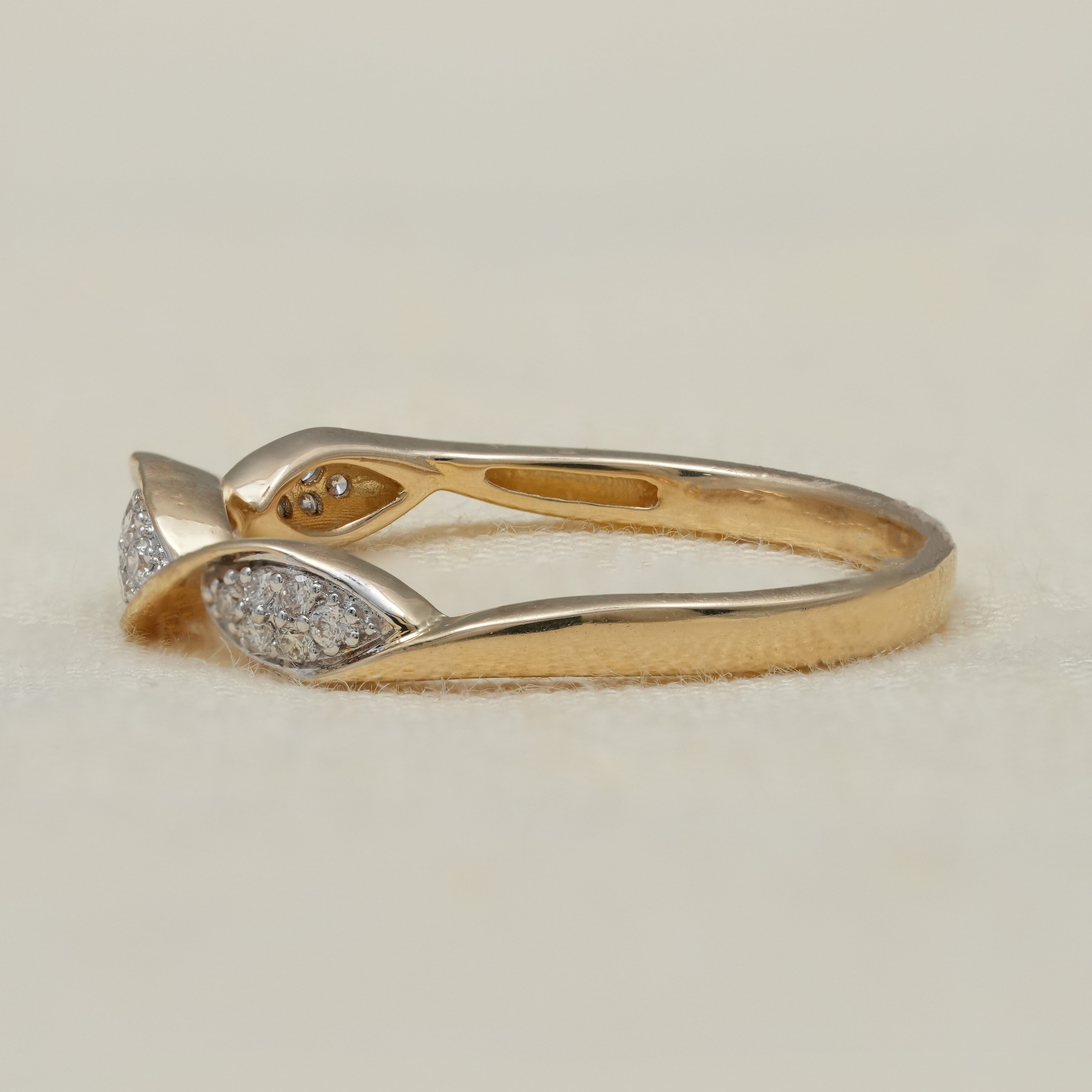Round Lab Diamond Twisted Wedding Band