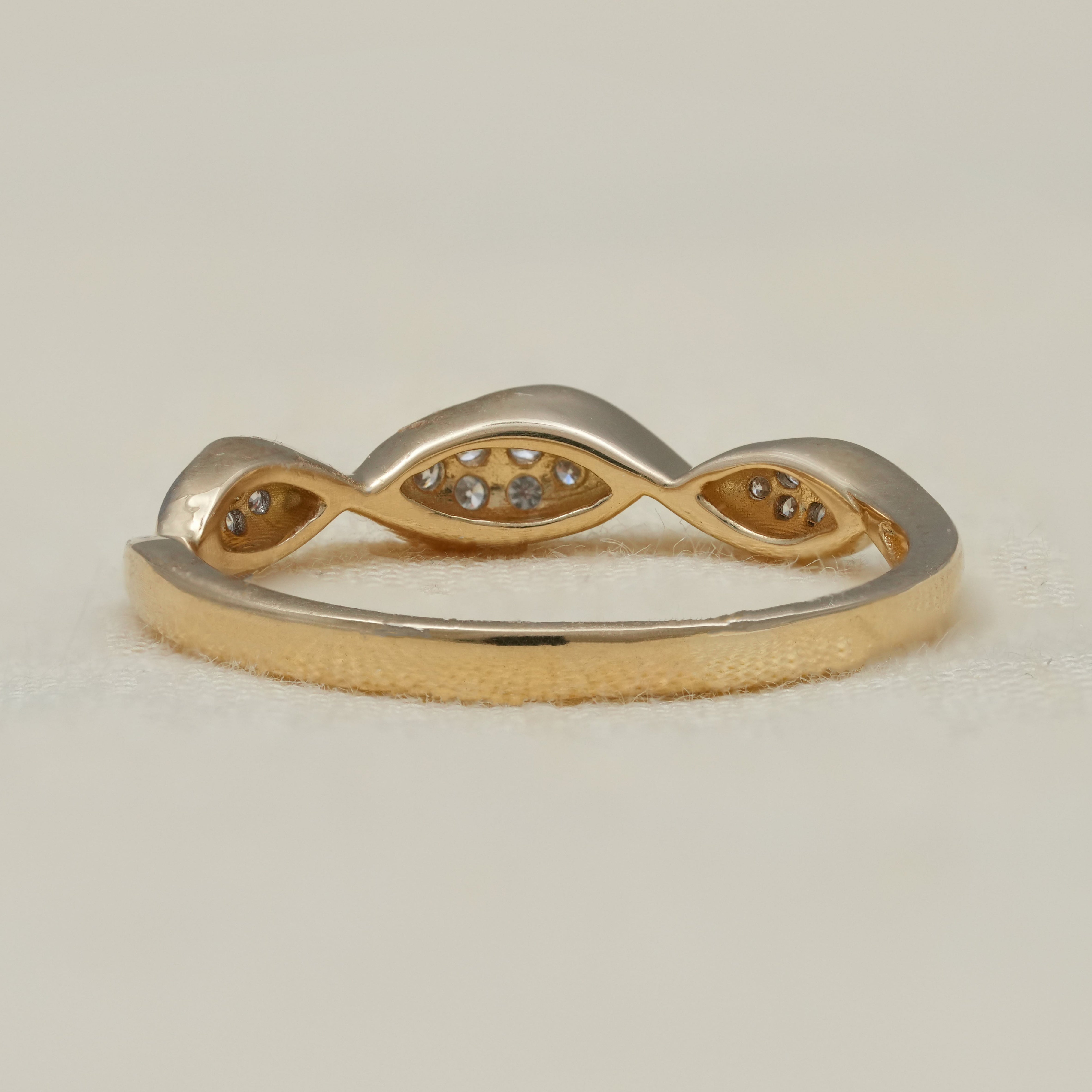 Round Lab Diamond Twisted Wedding Band