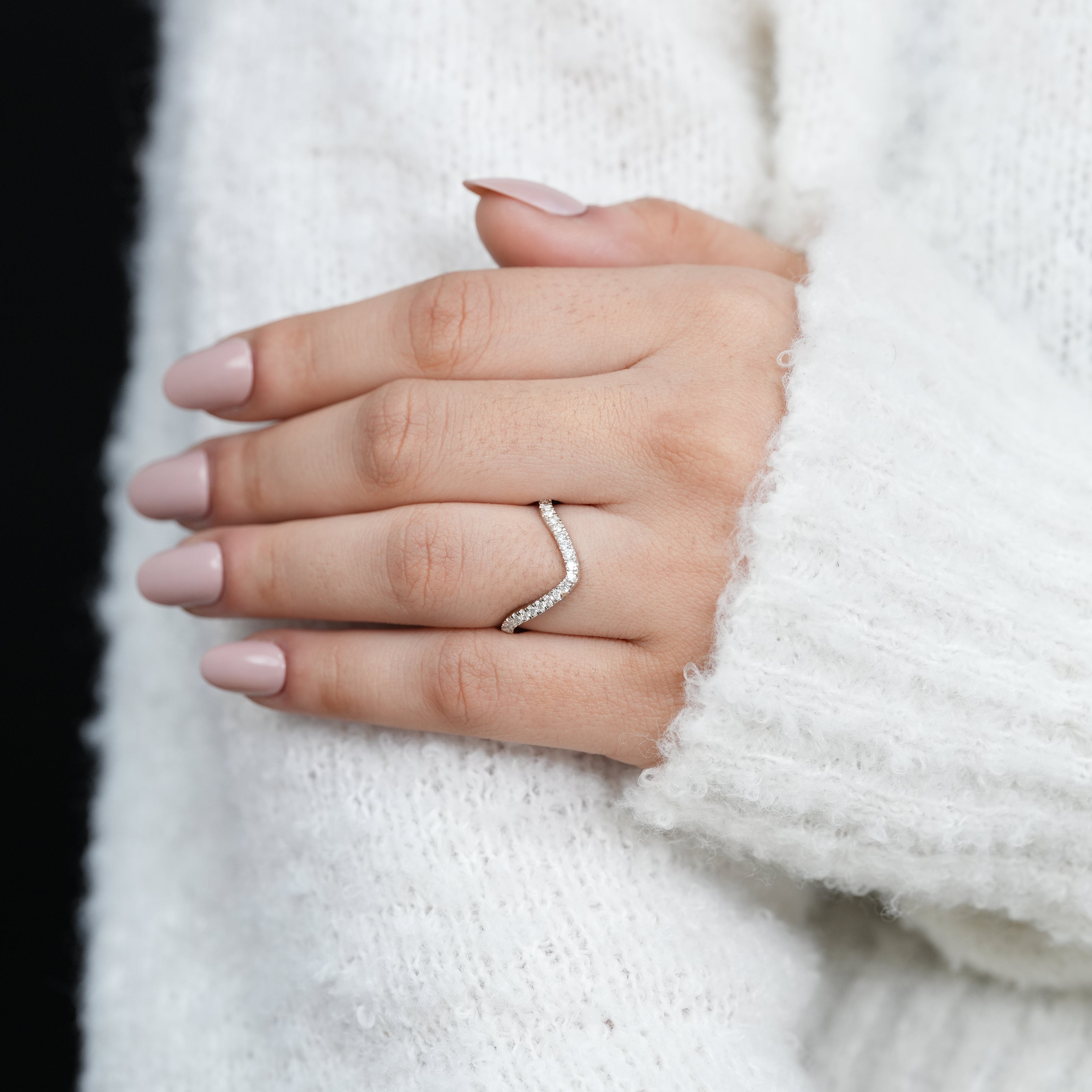 Lab grown diamond curved band thoughtful gift for mom