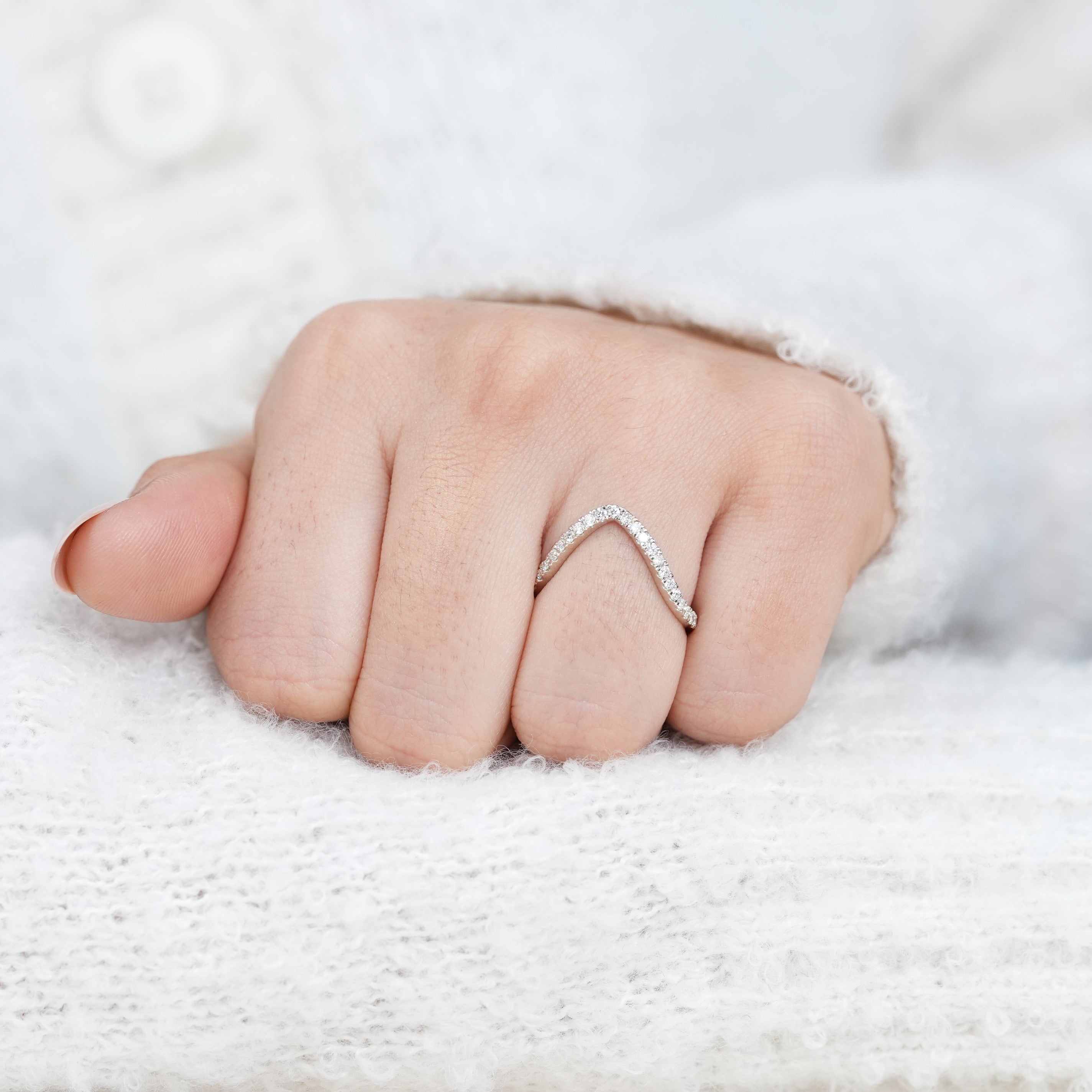 Sparkling curved lab grown diamond band for special moments