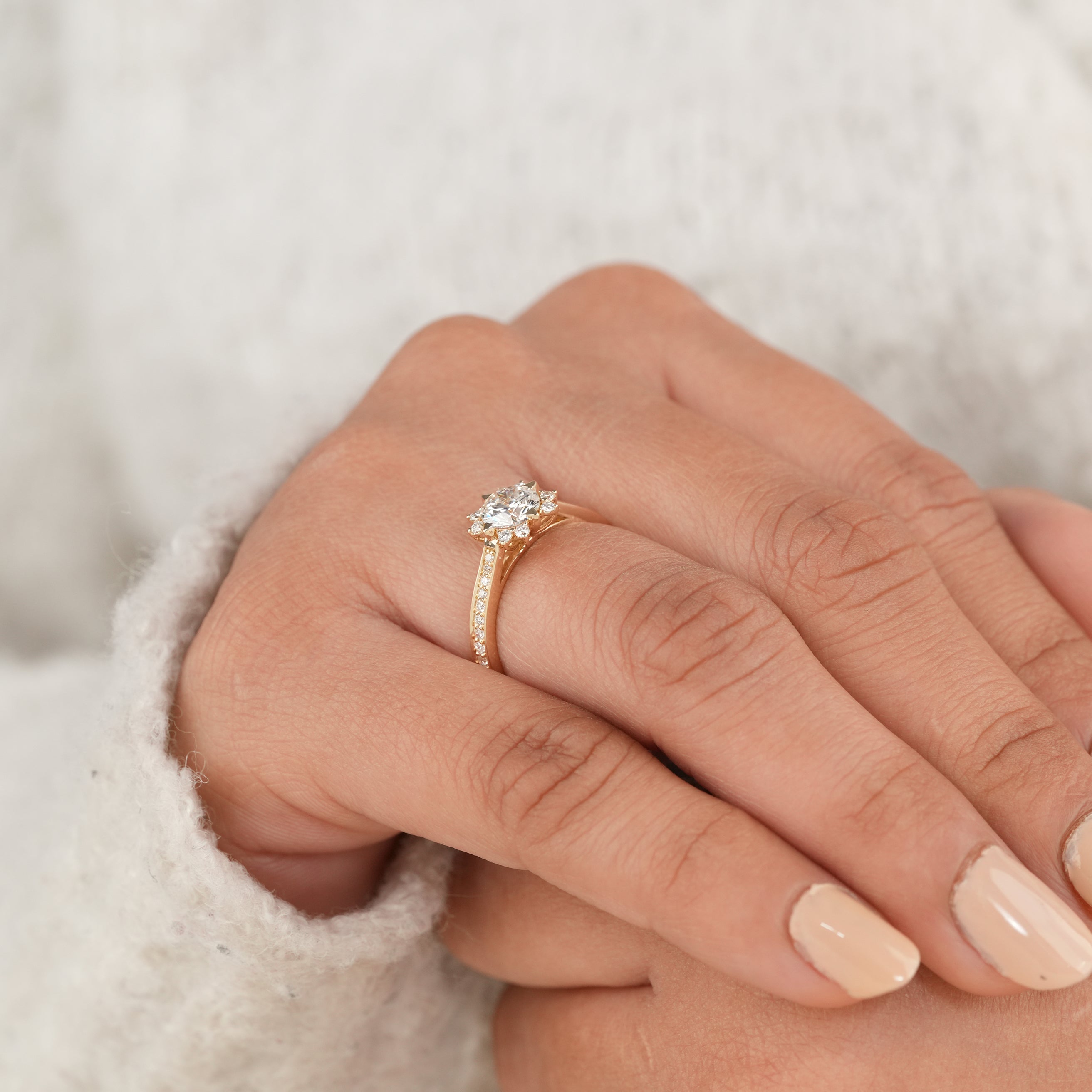 Romantic Sunburst Halo Engagement Ring for Women Luxury Jewelry