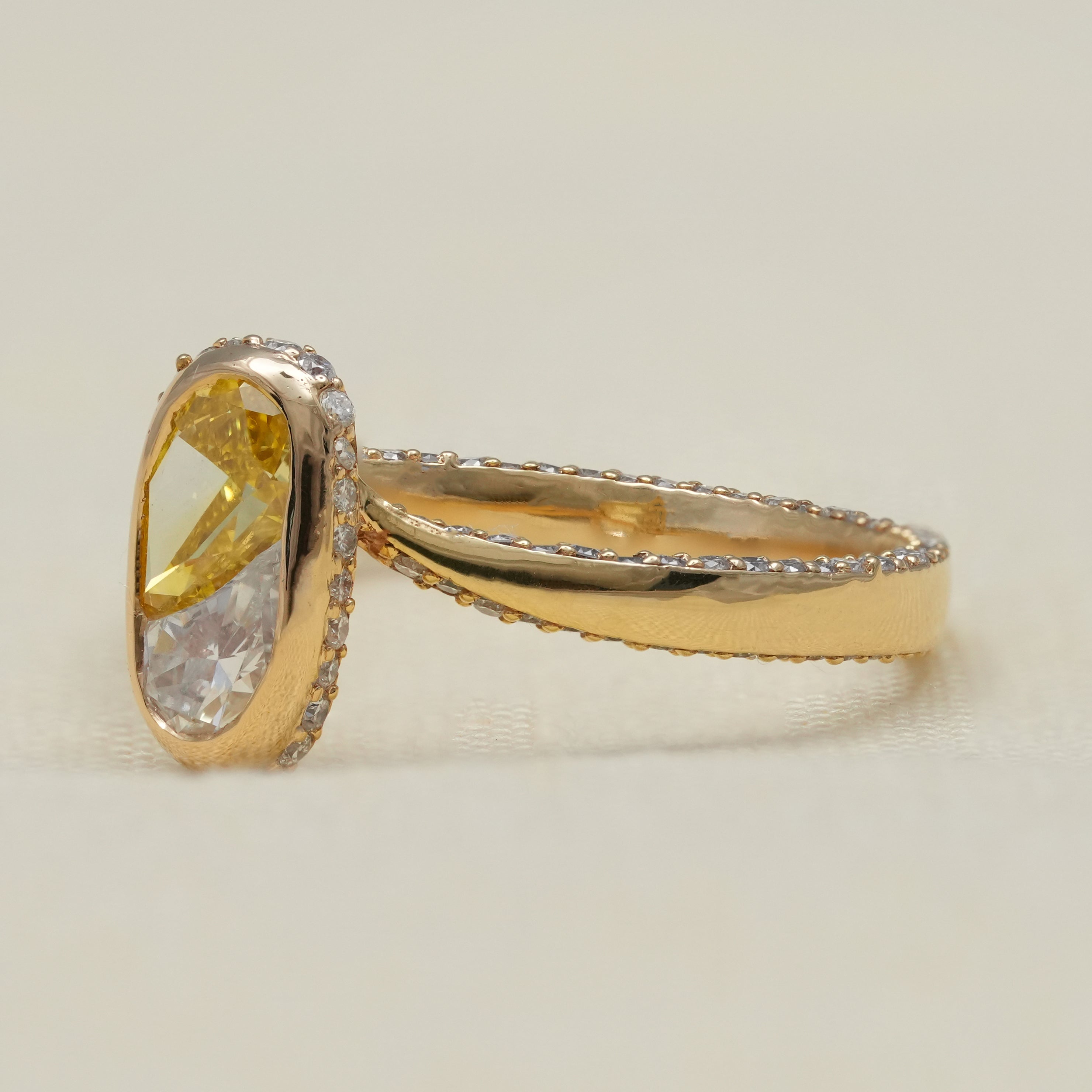 Bezel Set Dual Color Pear Lab Diamond Split Design Ring