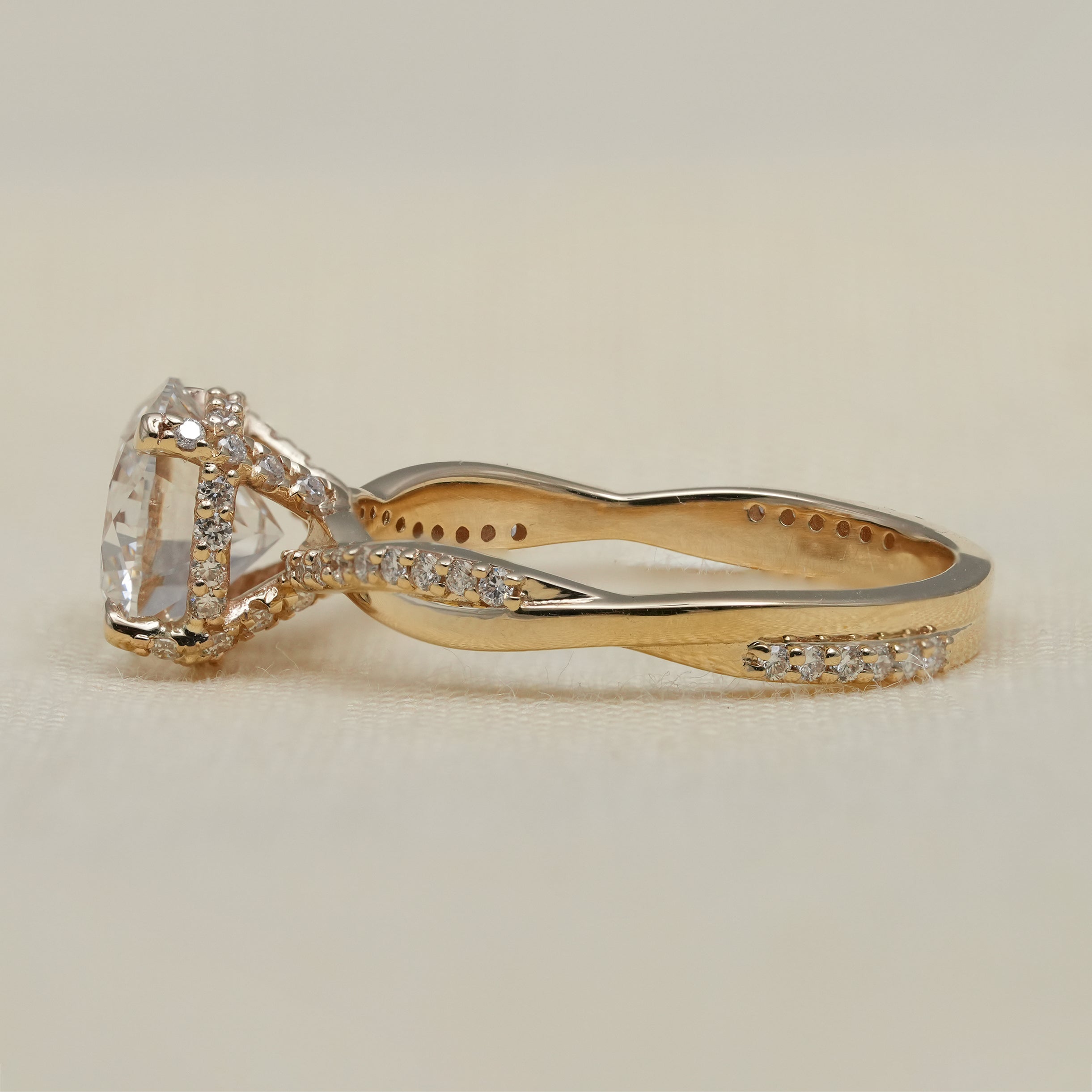 Round Diamond Solitaire Engagement Ring With Twisted Band