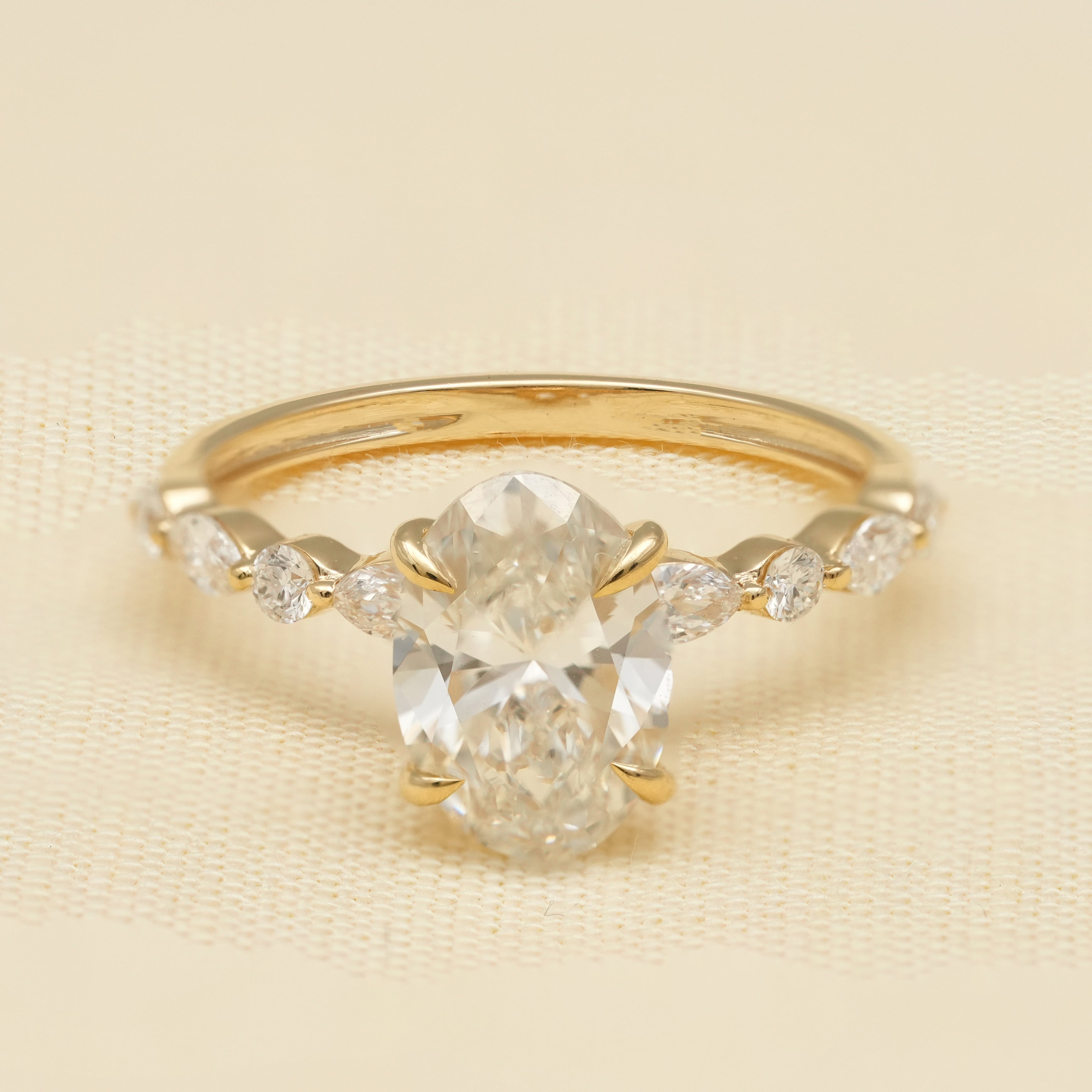 Oval Cut Lab Grown Diamond Bridal Ring Set