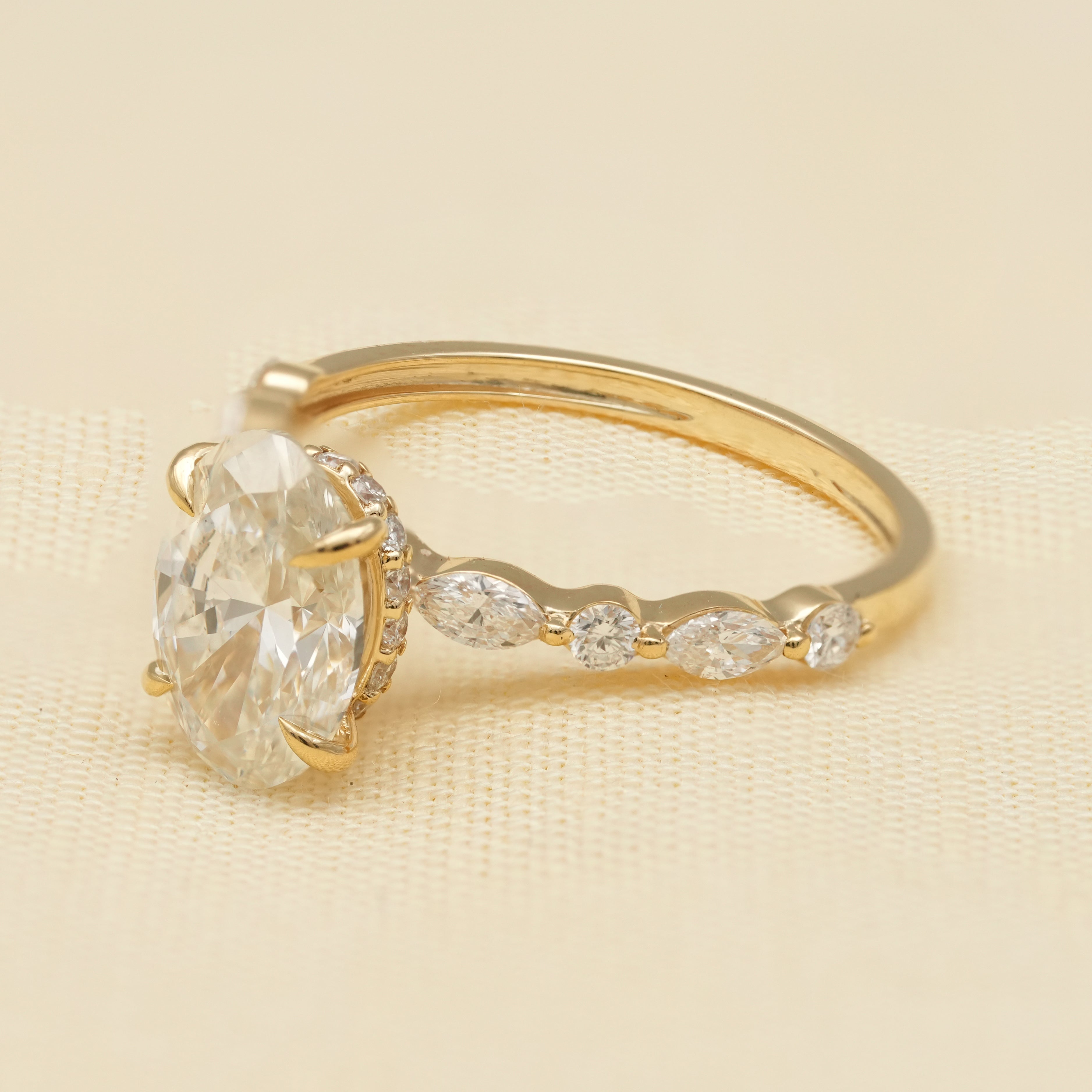 Oval Cut Lab Grown Diamond Bridal Ring Set