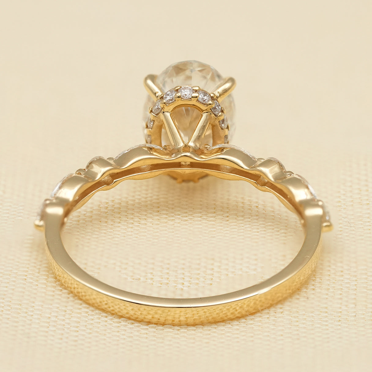 Oval Cut Lab Grown Diamond Bridal Ring Set
