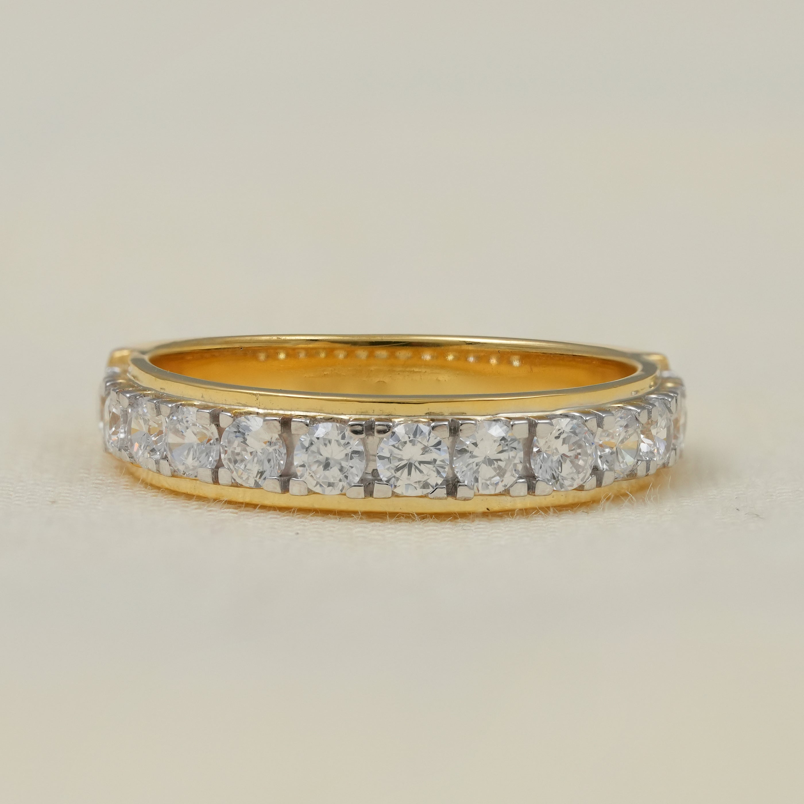 Fine jewelry yellow gold lab grown diamond wedding ring shared prong setting