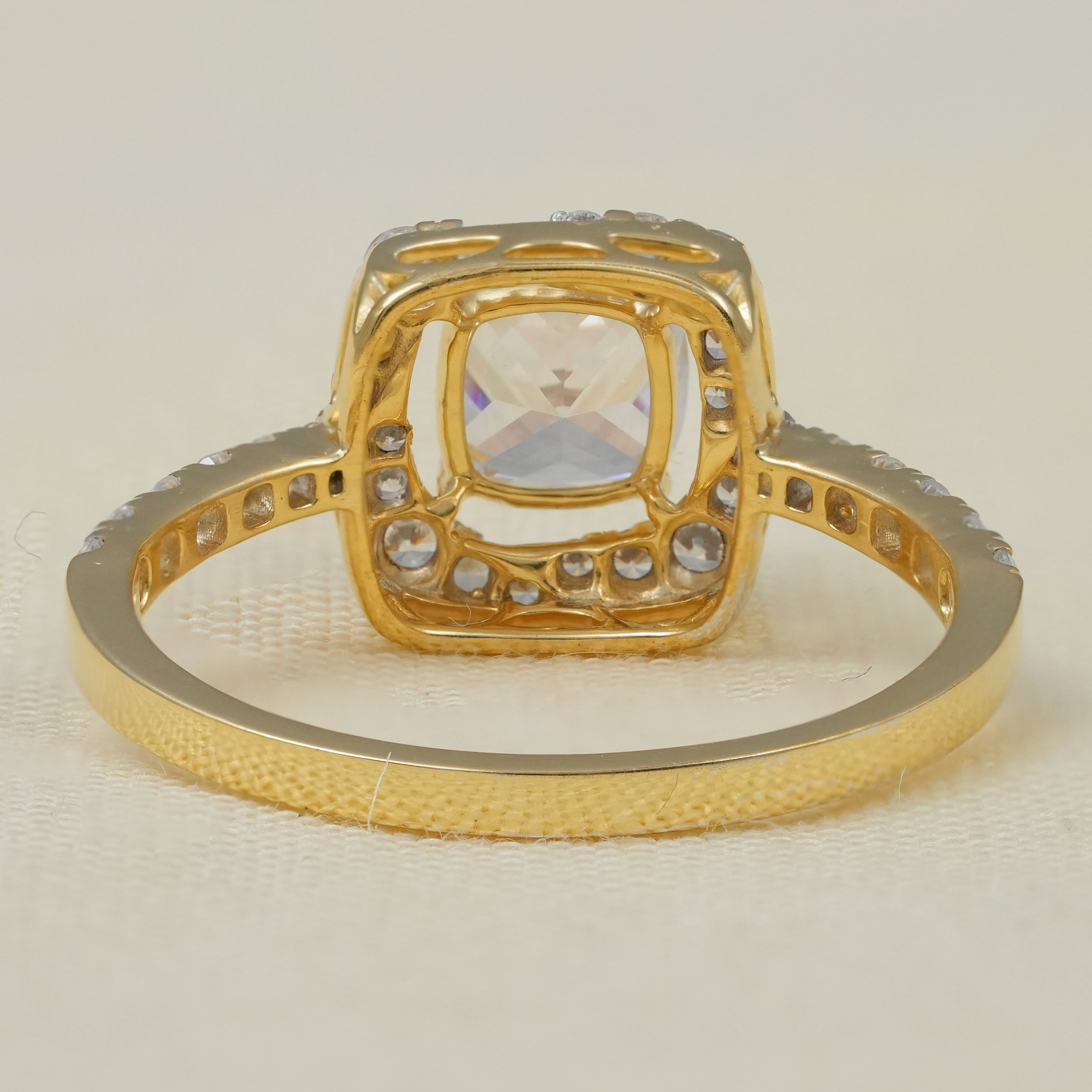 Round Lab Grown Diamond Halo Engagement Ring