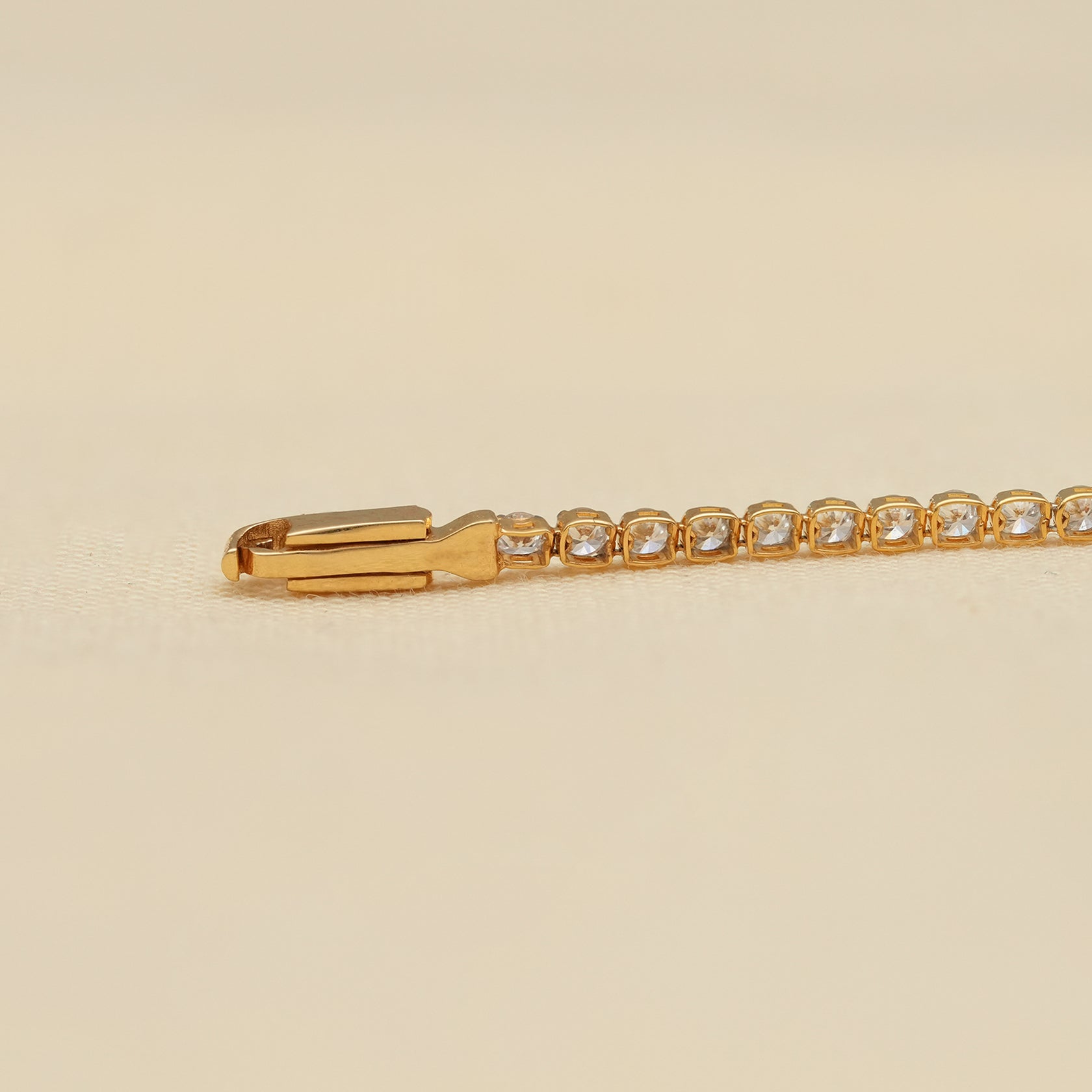 Minimalist Round Lab Grown Diamond Tennis Bracelet