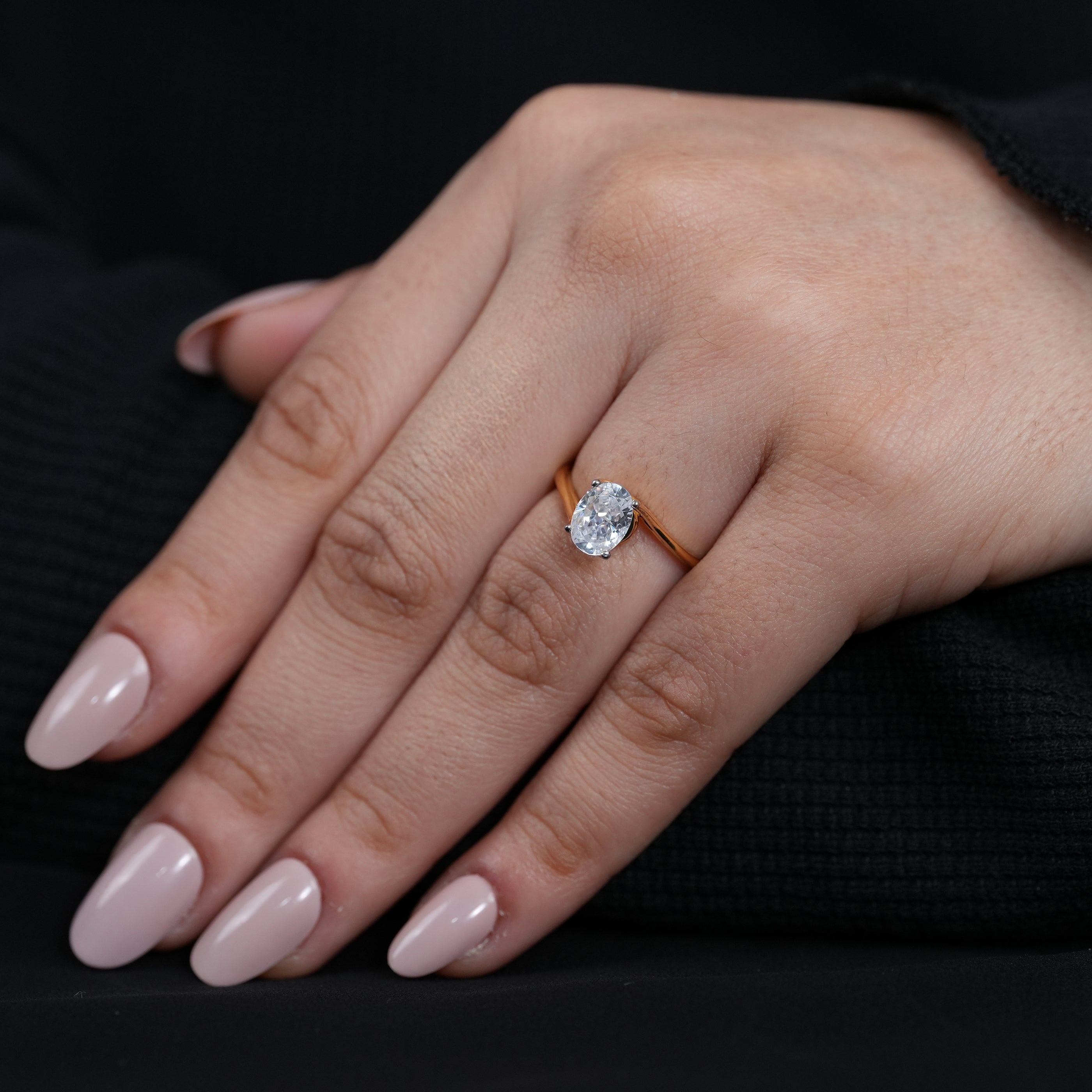Luxury oval lab grown diamond solitaire ring smooth curved yellow gold band