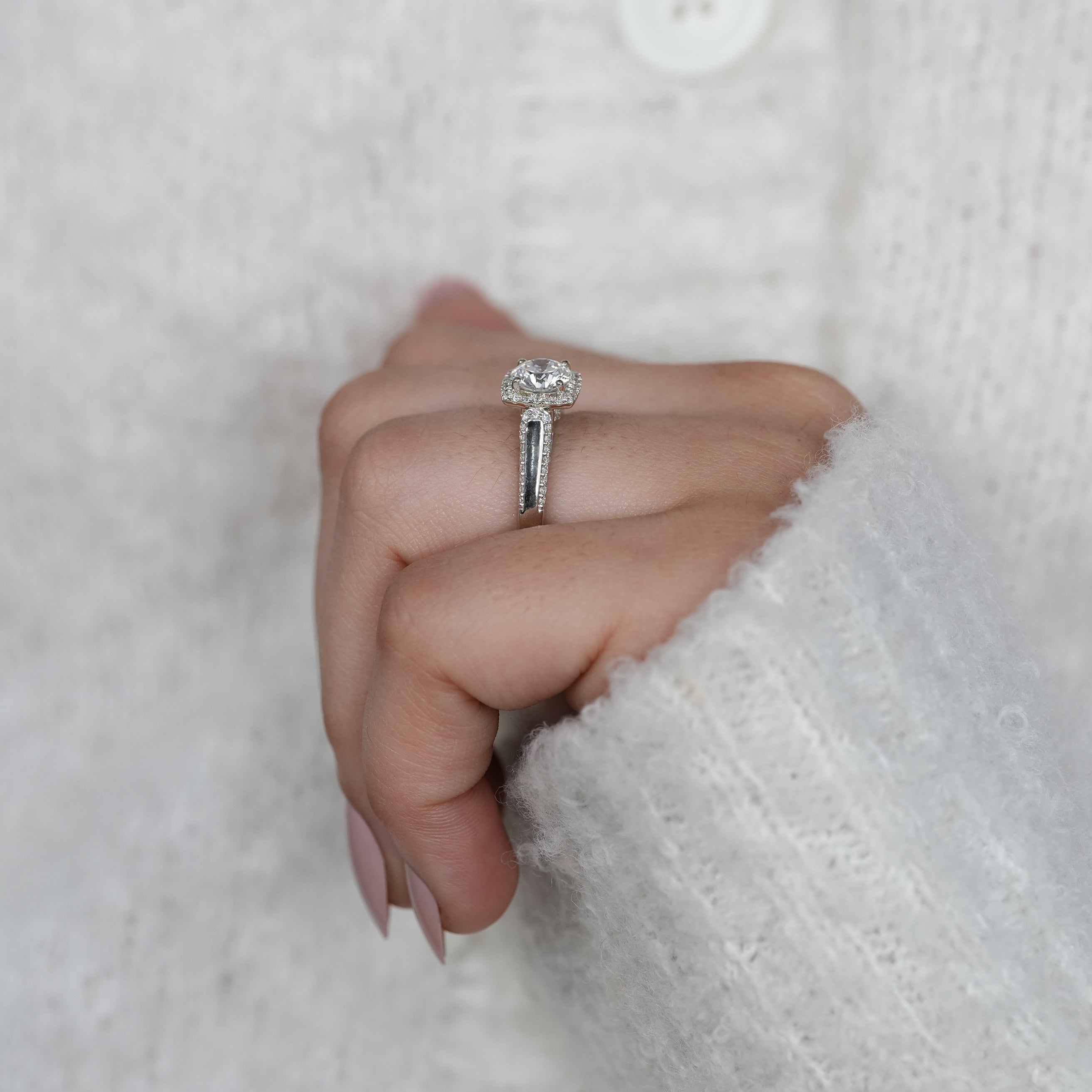 Timeless halo setting showcasing round lab grown diamond brilliance