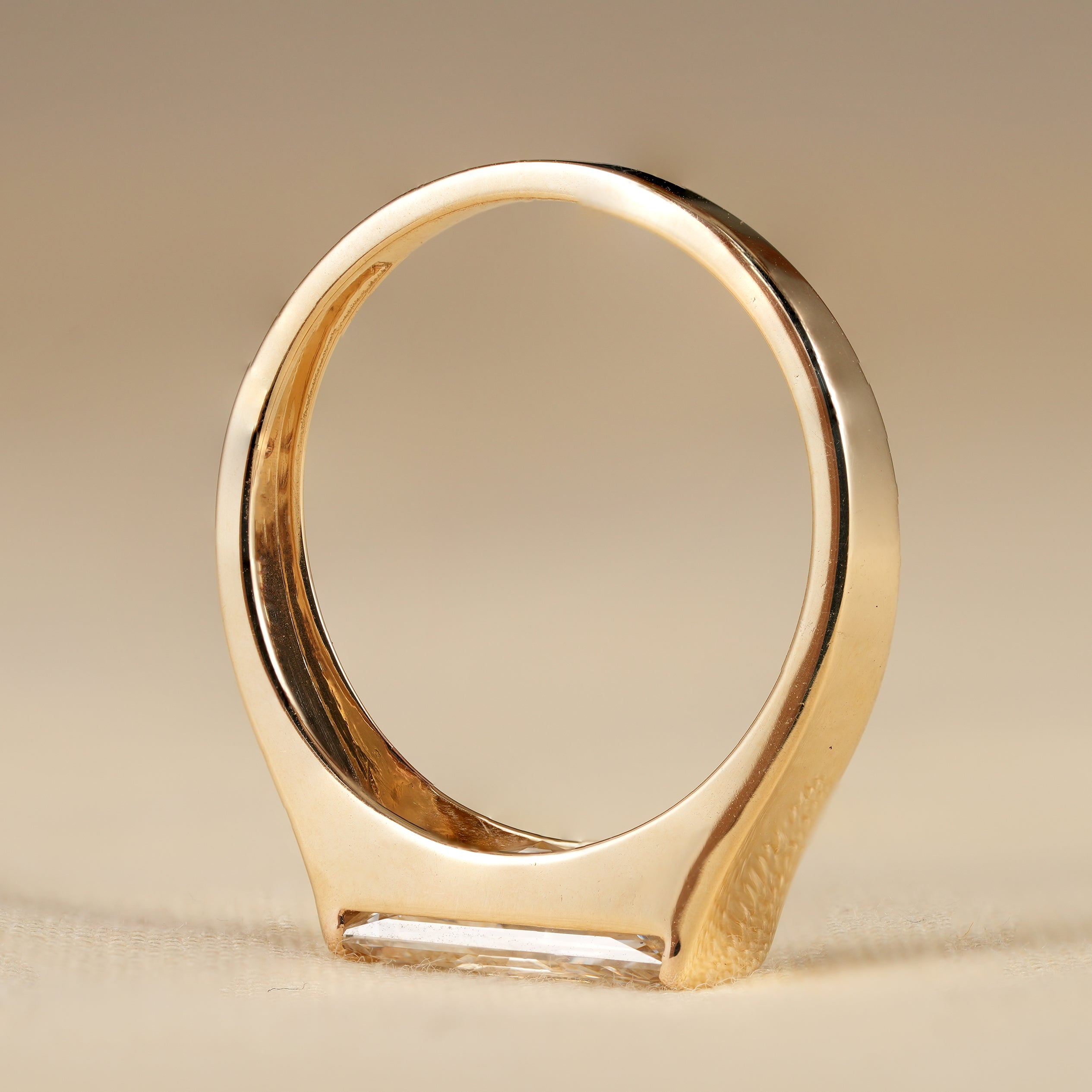 Contemporary Radiant Cut Diamond Ring with Sleek Gold Setting