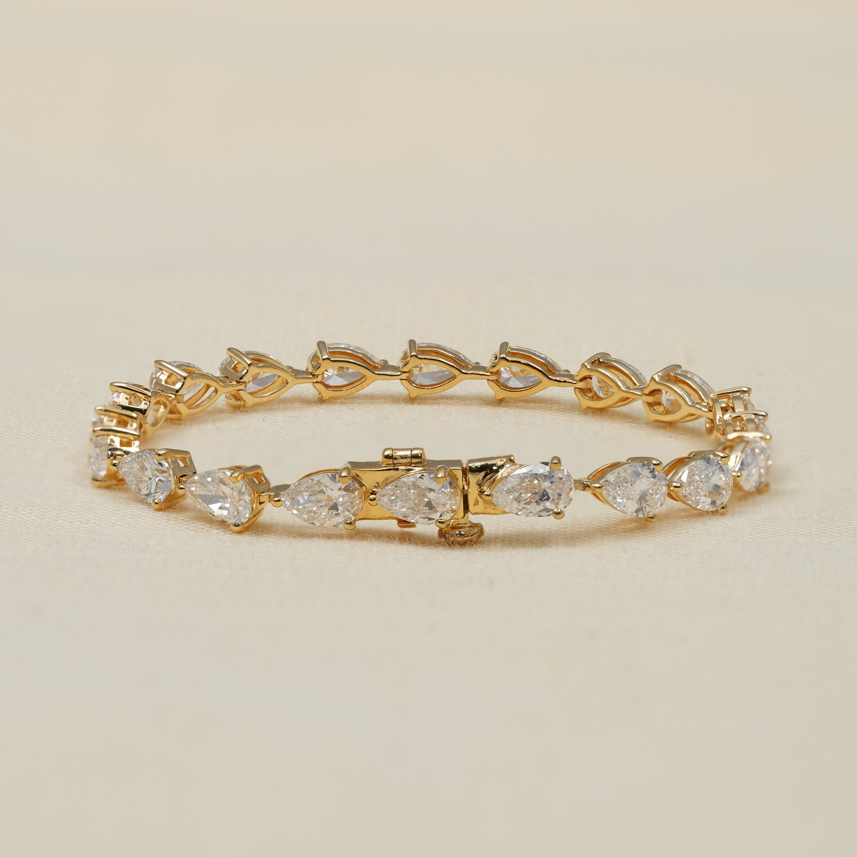 Modern pear lab grown diamond bracelet with refined sparkle