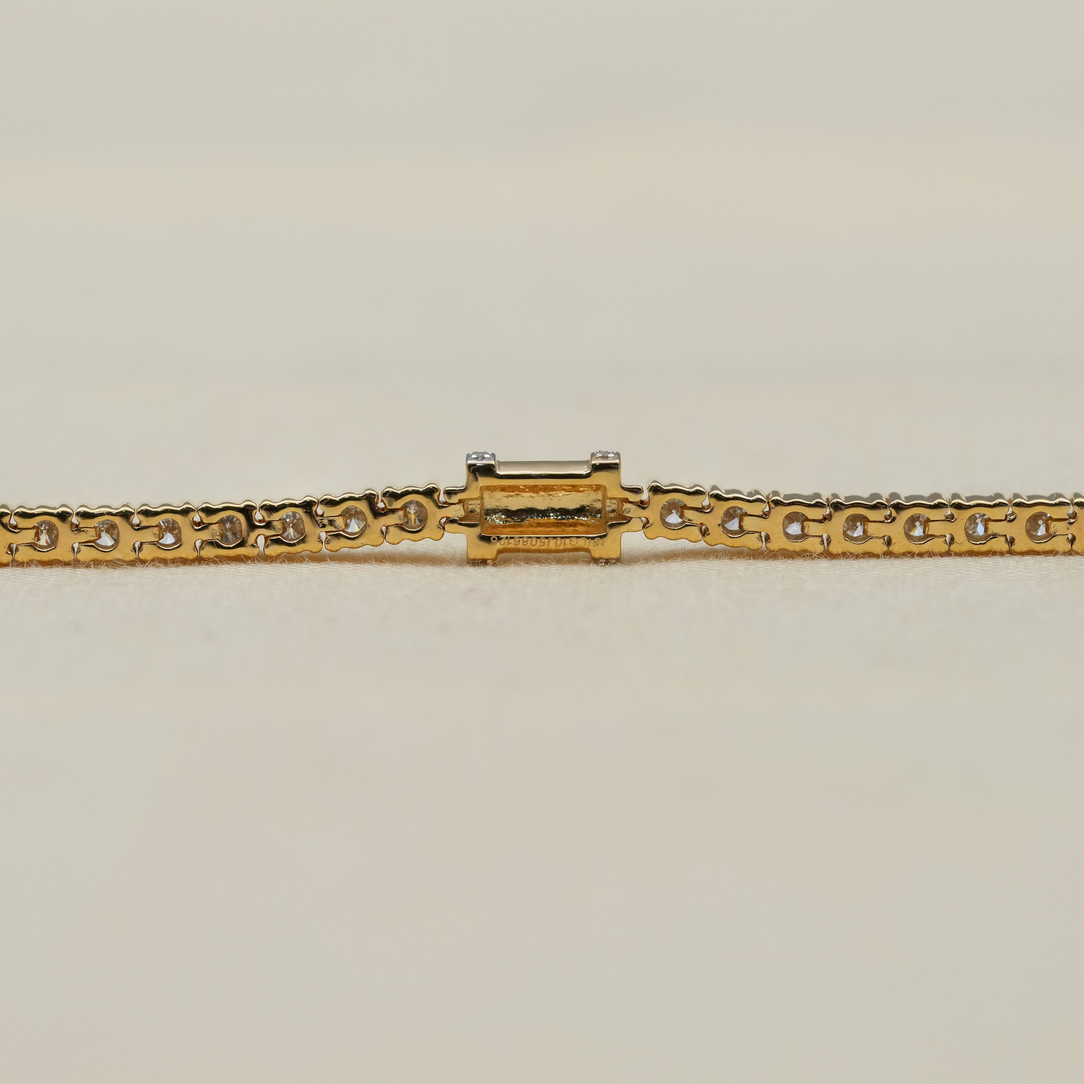 Classic lab grown diamond tennis bracelet perfect for wedding gifting
