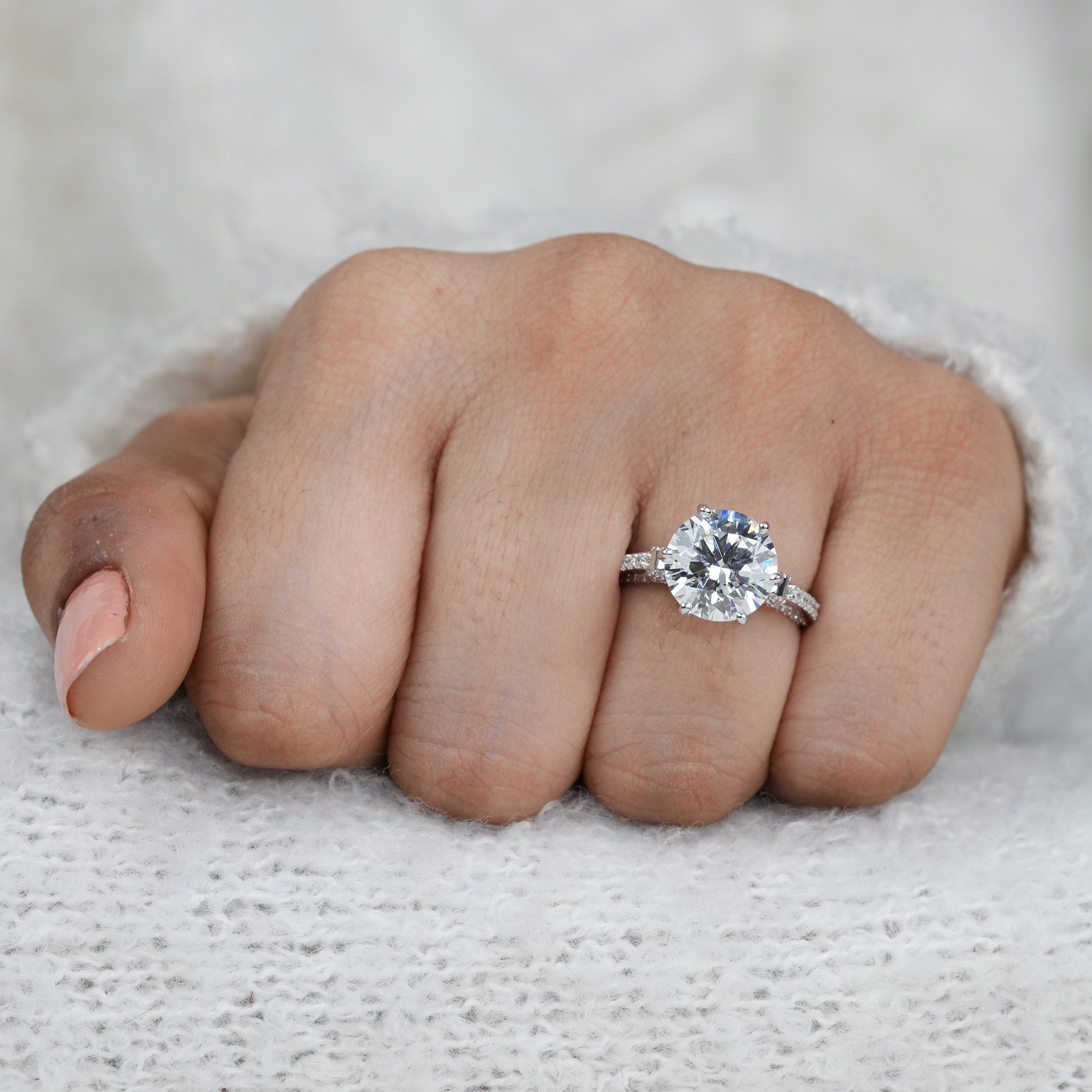 Vintage Bow Detail Round Cut Lab Diamond Engagement Ring