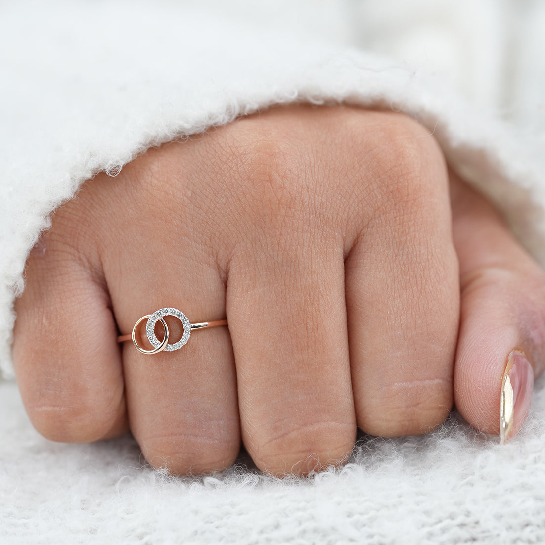 Luxury Interlock Circle Lab Diamond Minimalist Gold Wedding Ring