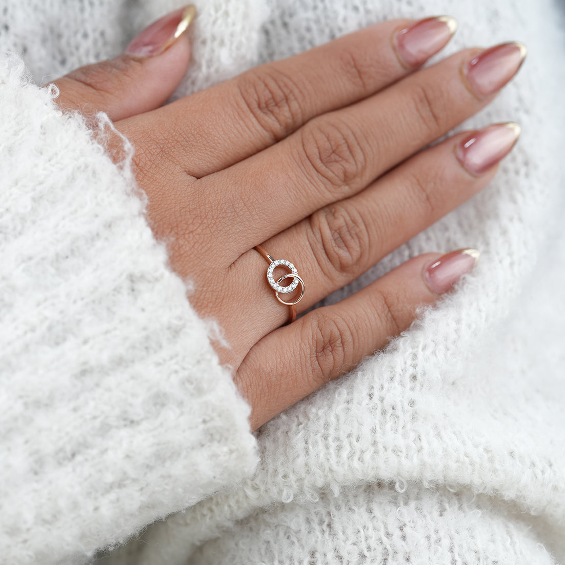 Luxury Interlock Circle Lab Diamond Minimalist Gold Wedding Ring