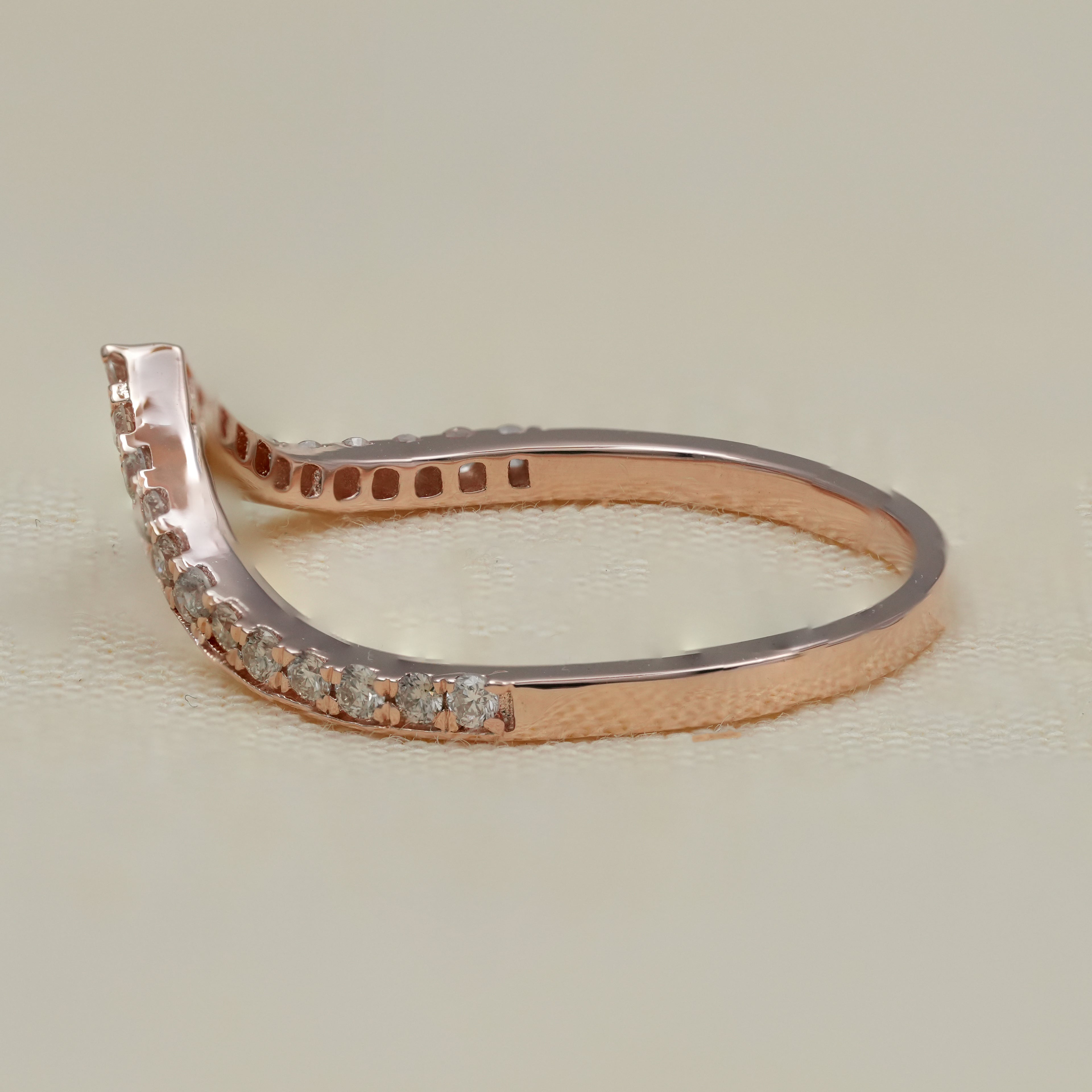 V Shape Lab Diamond Curved Minimalist Wedding Band