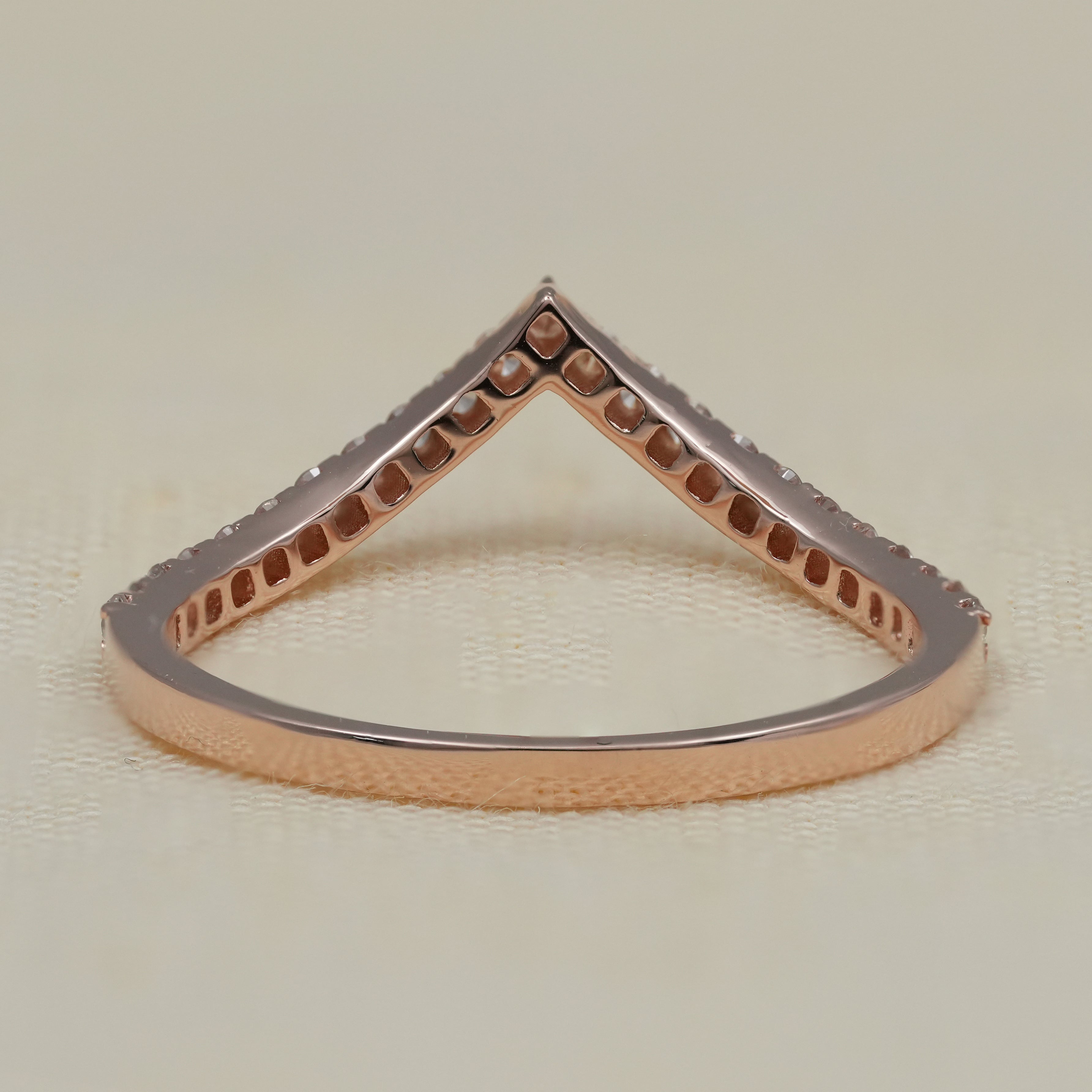 V Shape Lab Diamond Curved Minimalist Wedding Band