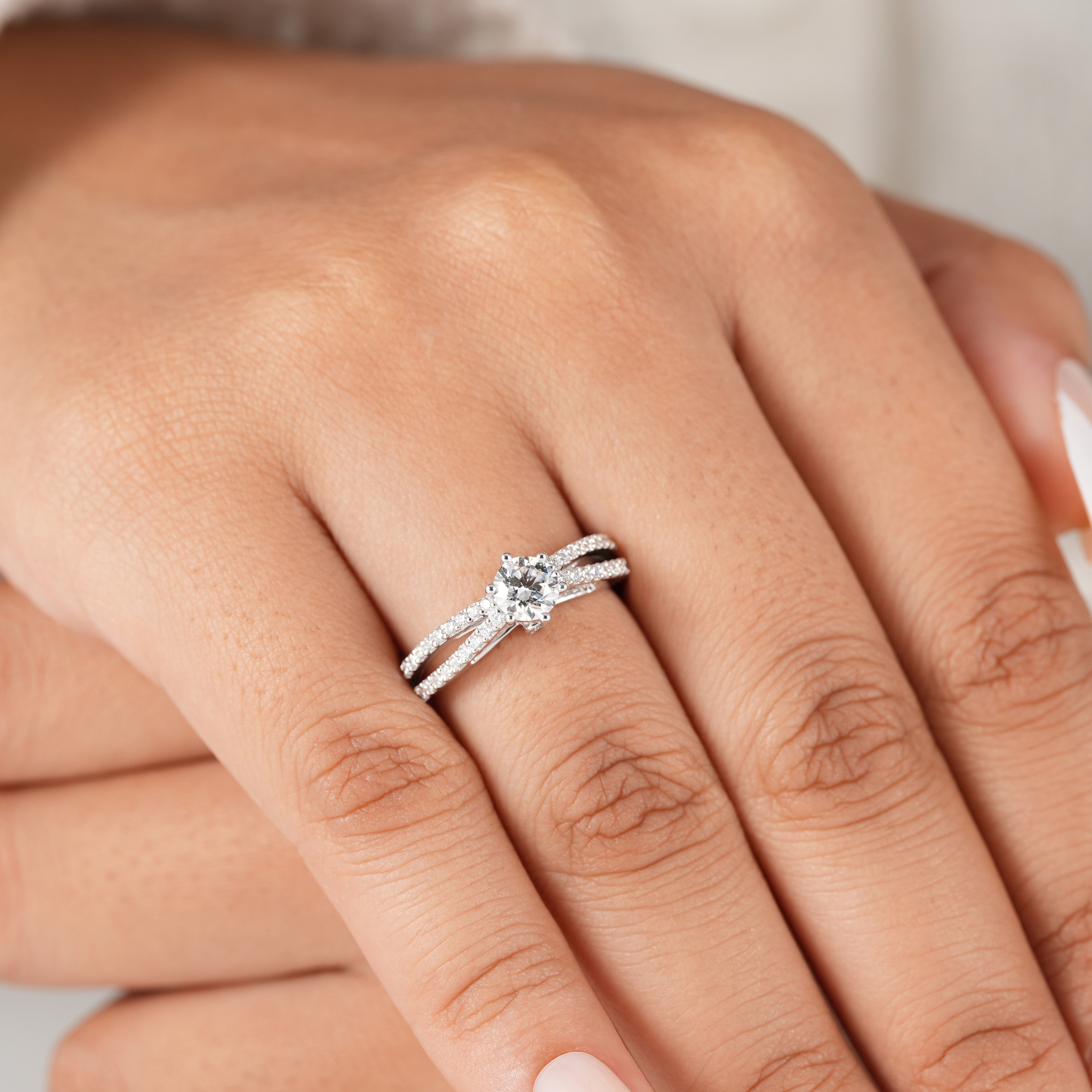 Round Cut Lab Diamond Engagement Ring With Split Shank Band