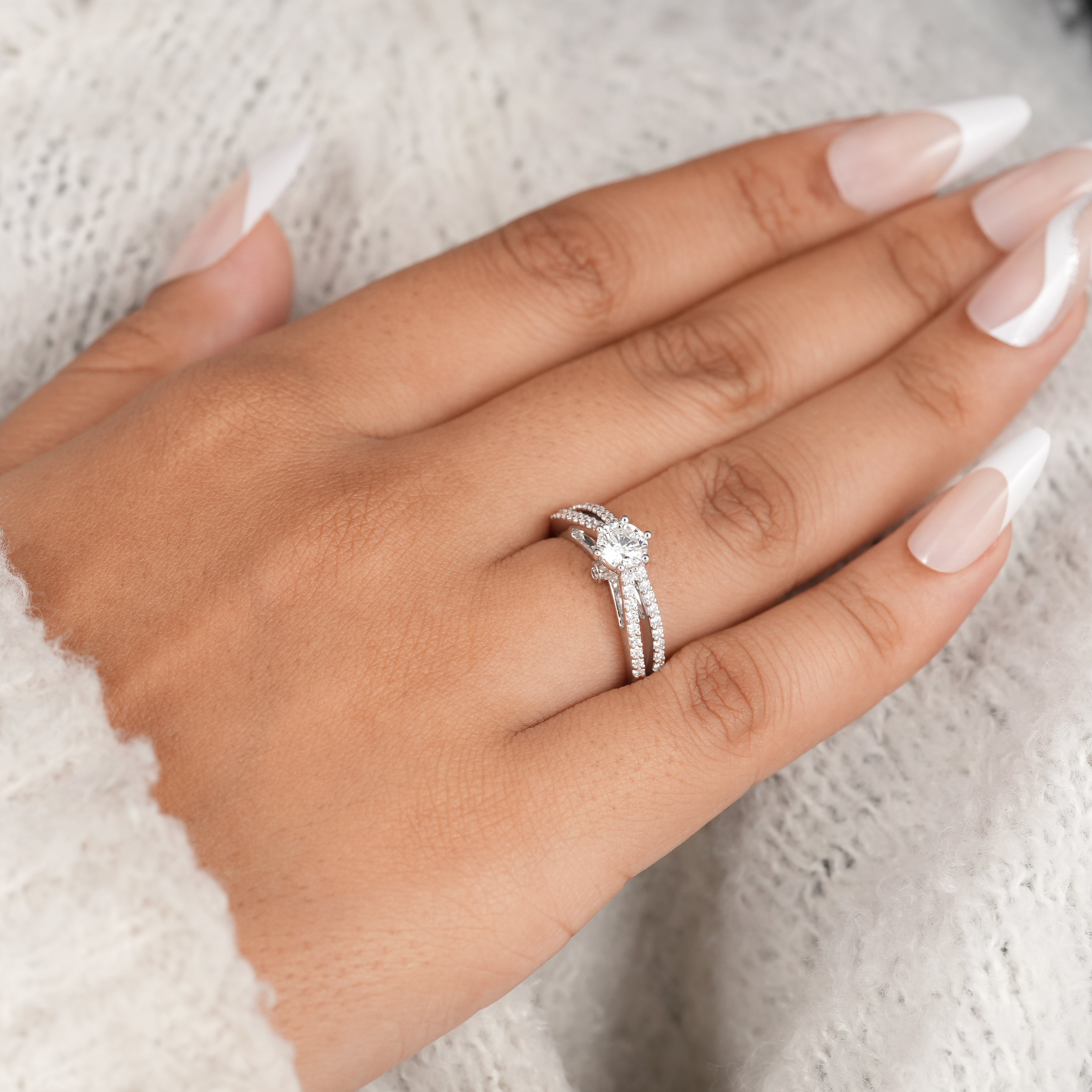 Round Cut Lab Diamond Engagement Ring With Split Shank Band