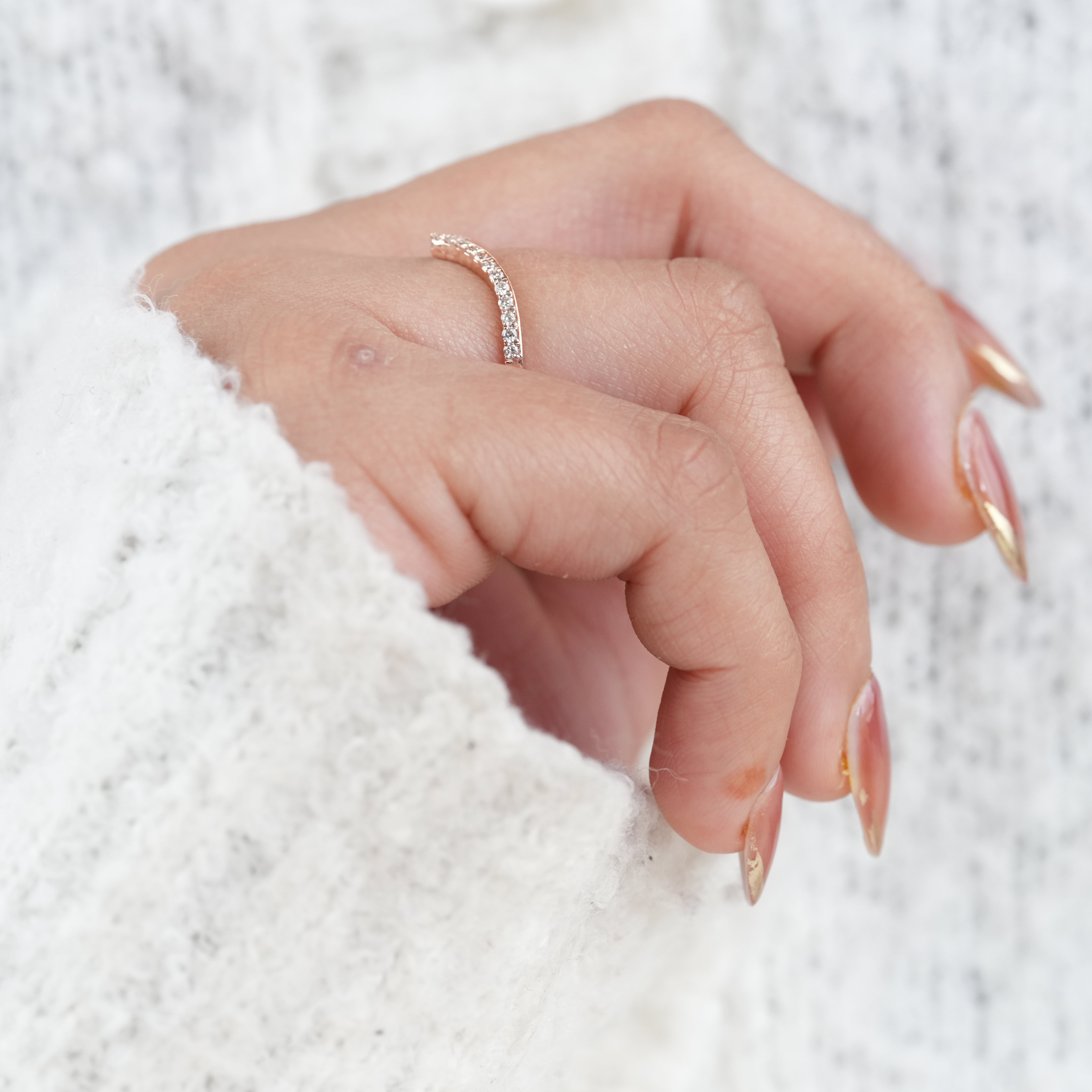 V Shape Lab Diamond Curved Minimalist Wedding Band