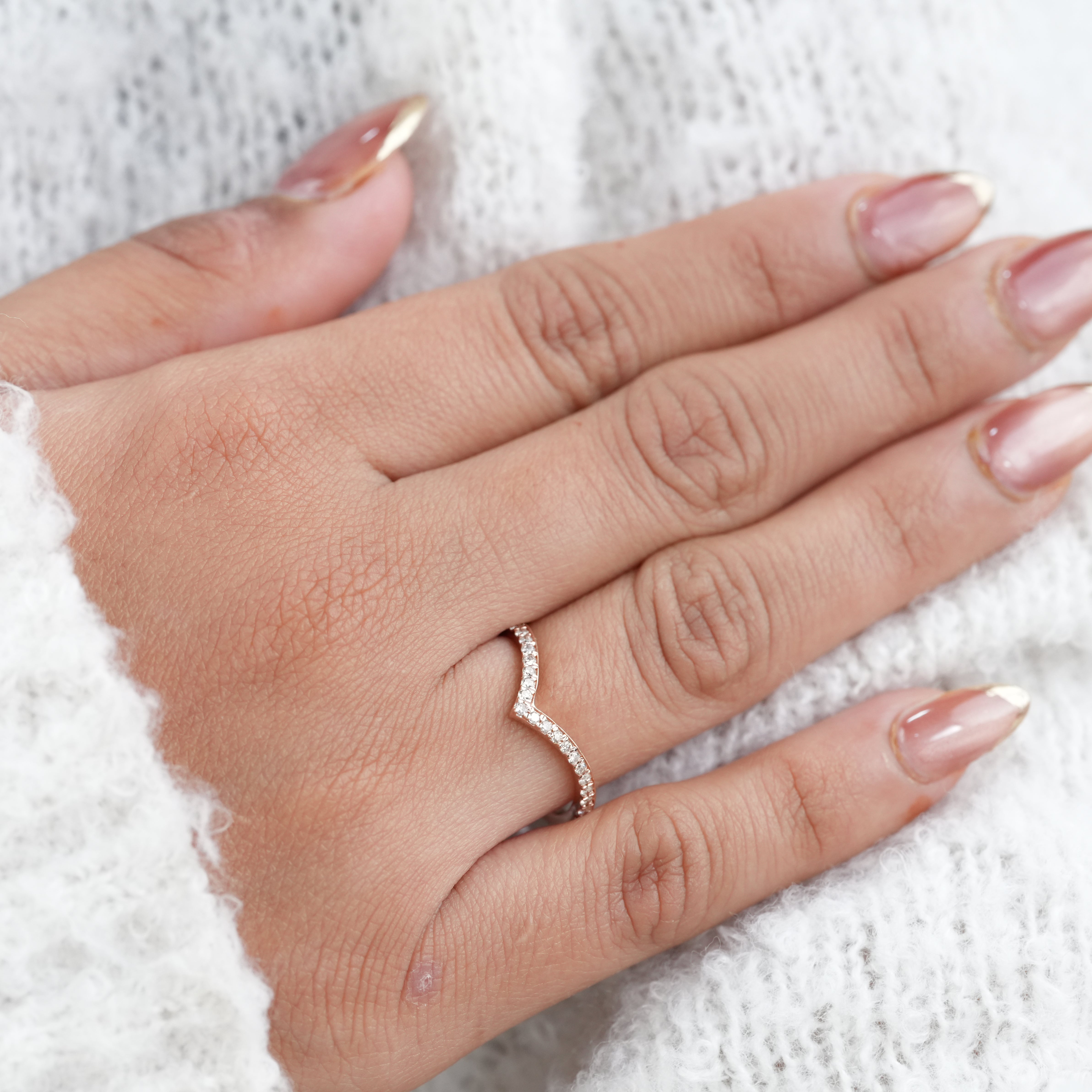 V Shape Lab Diamond Curved Minimalist Wedding Band