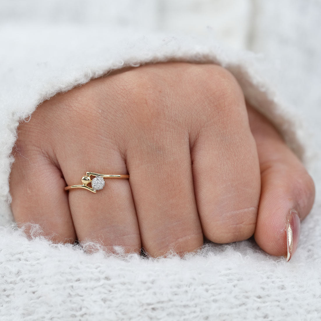 Minimalist Lab Diamond Modern Wedding Ring