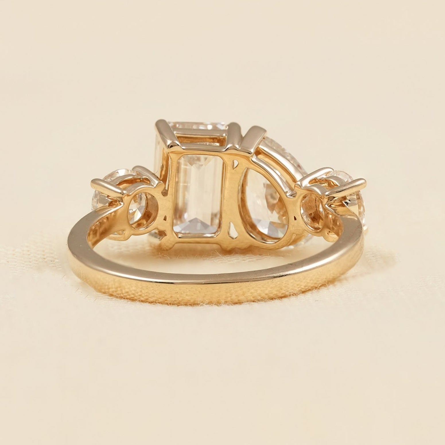 Elegant Toi Et Moi Lab Diamond Ring with Round Diamond Accents