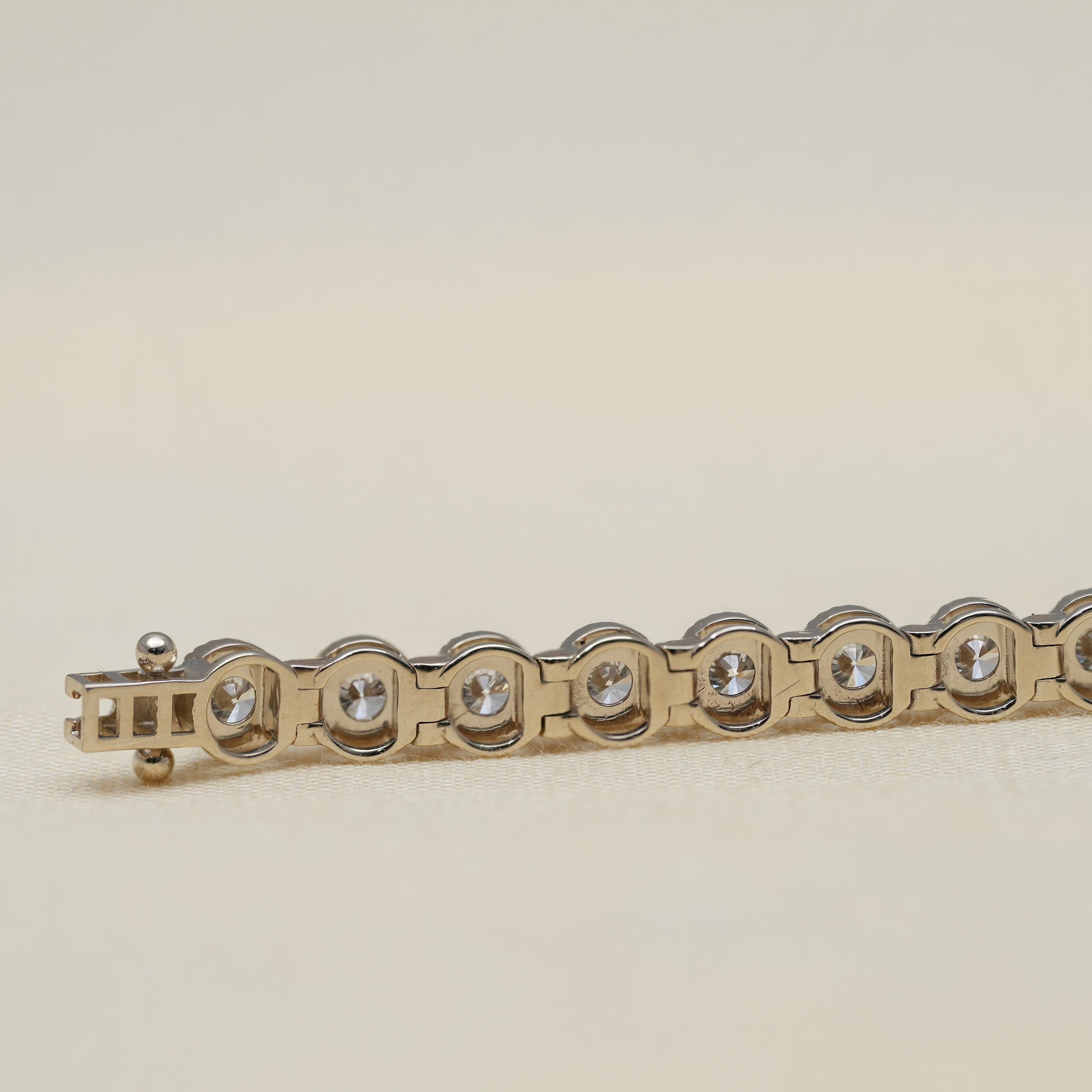 Handcrafted lab grown diamond tennis bracelet with milgrain accents