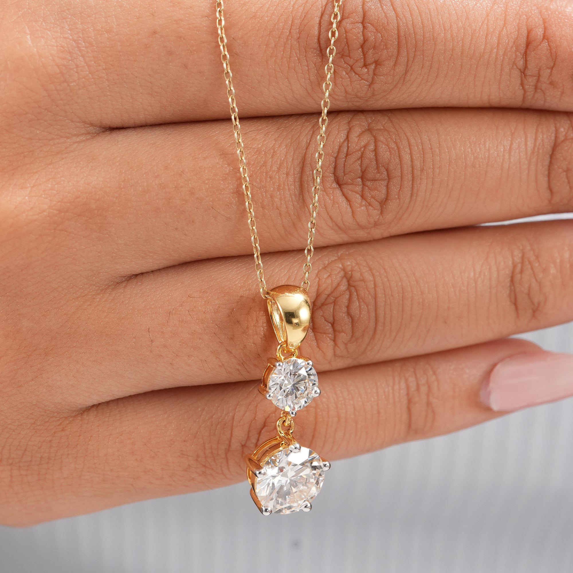 Luxury round diamond drop pendant necklace with lab grown diamonds