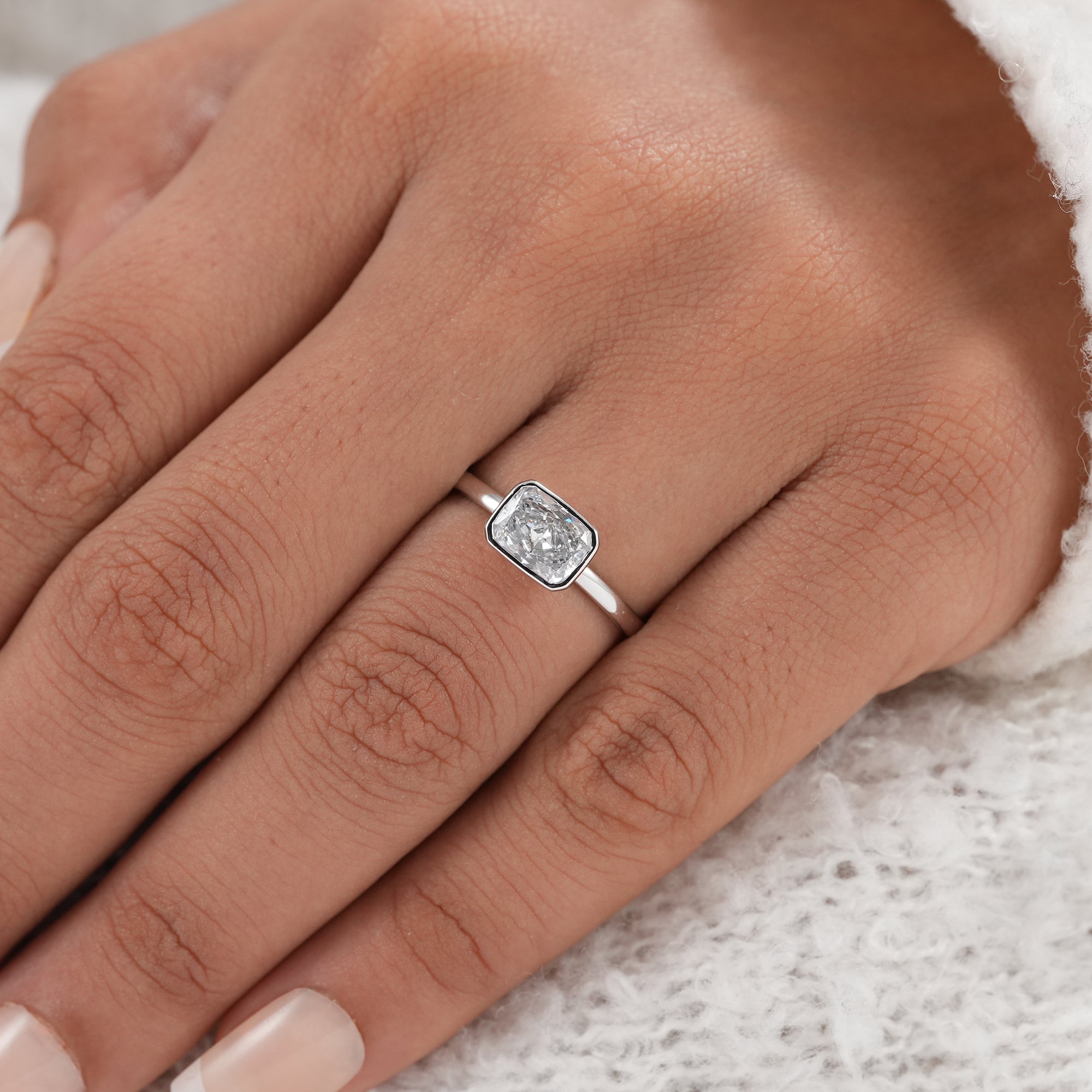 Luxury IGI certified lab diamond ring for engagement and anniversary