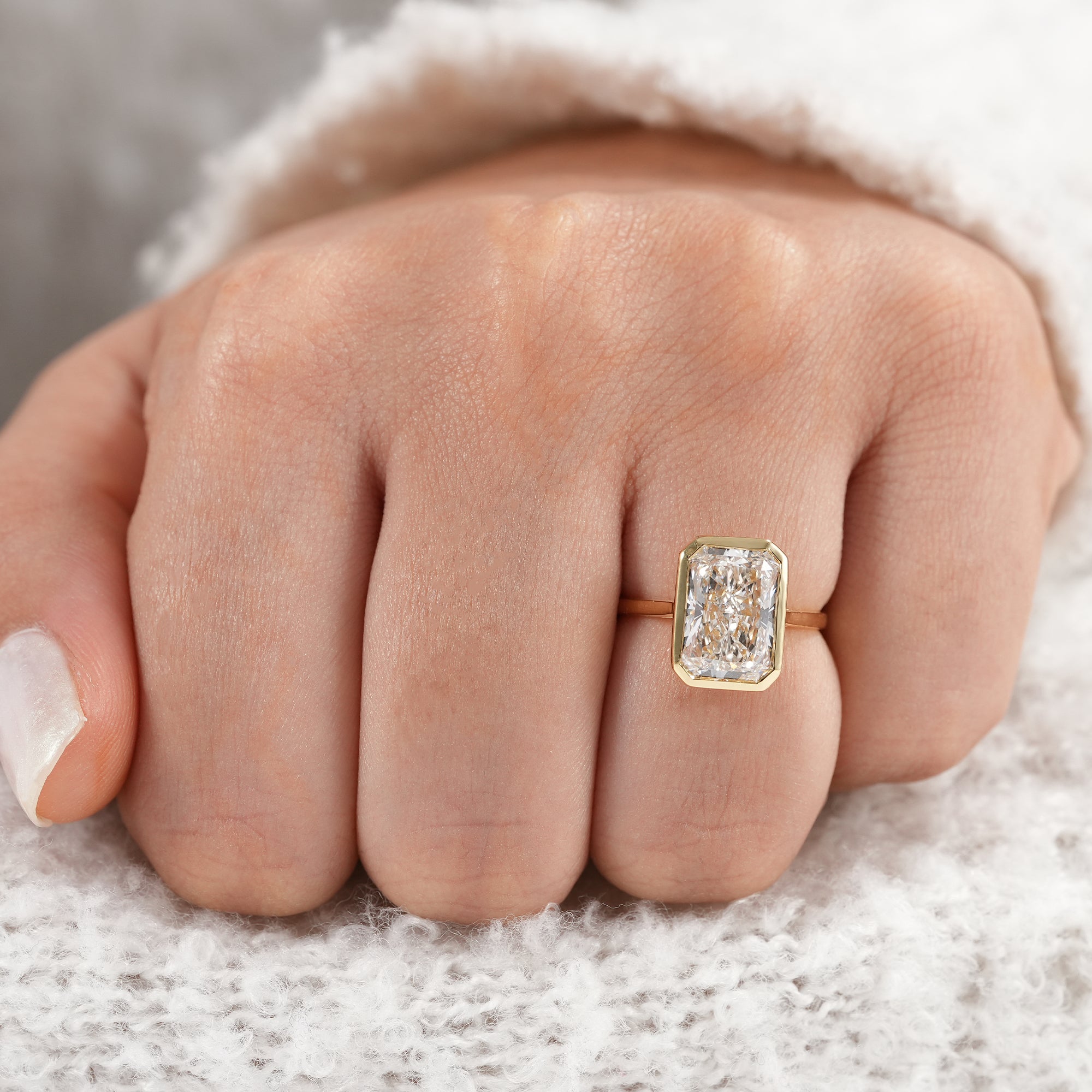 Sustainable lab grown diamond solitaire ring
