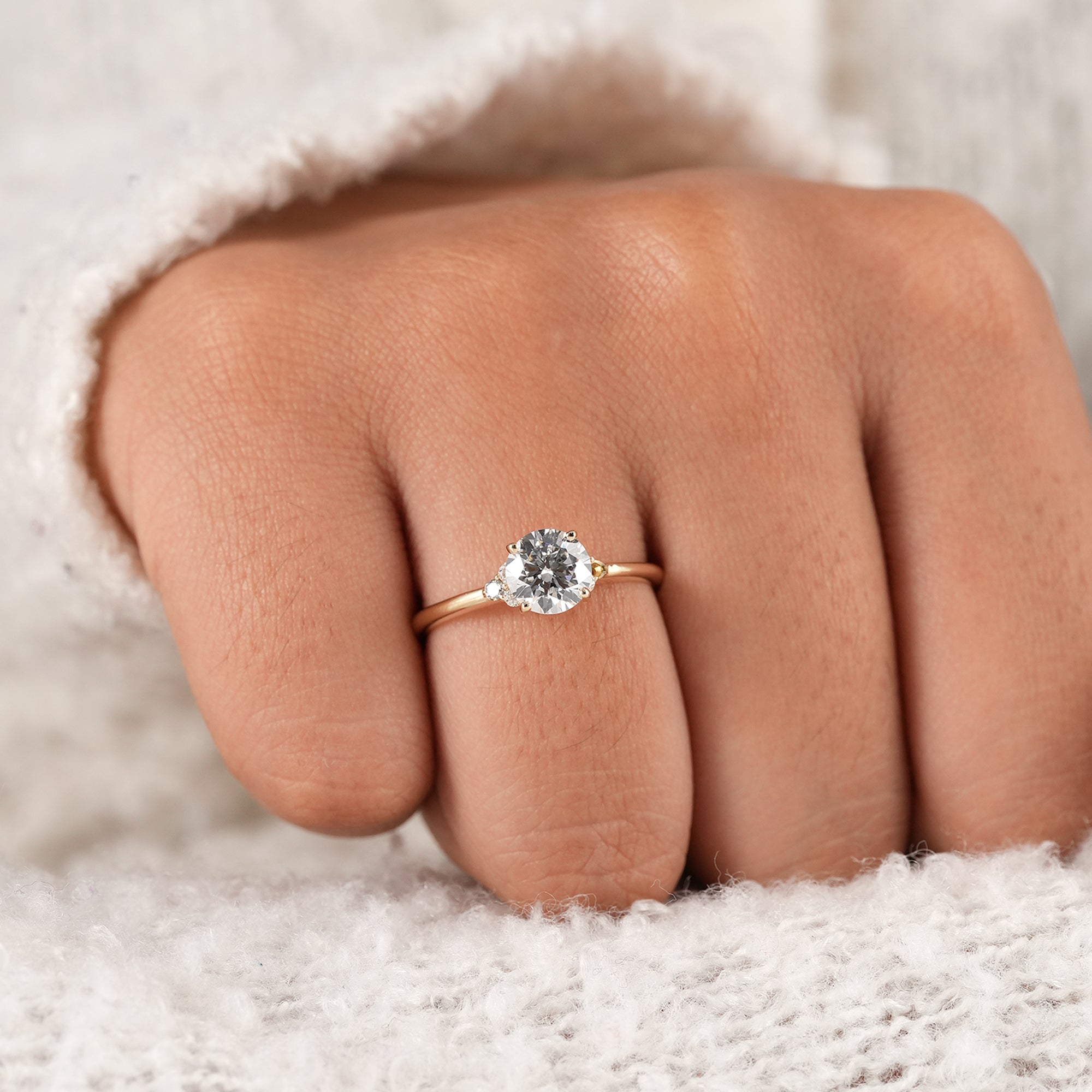 Handmade IGI certified round lab grown diamond ring
