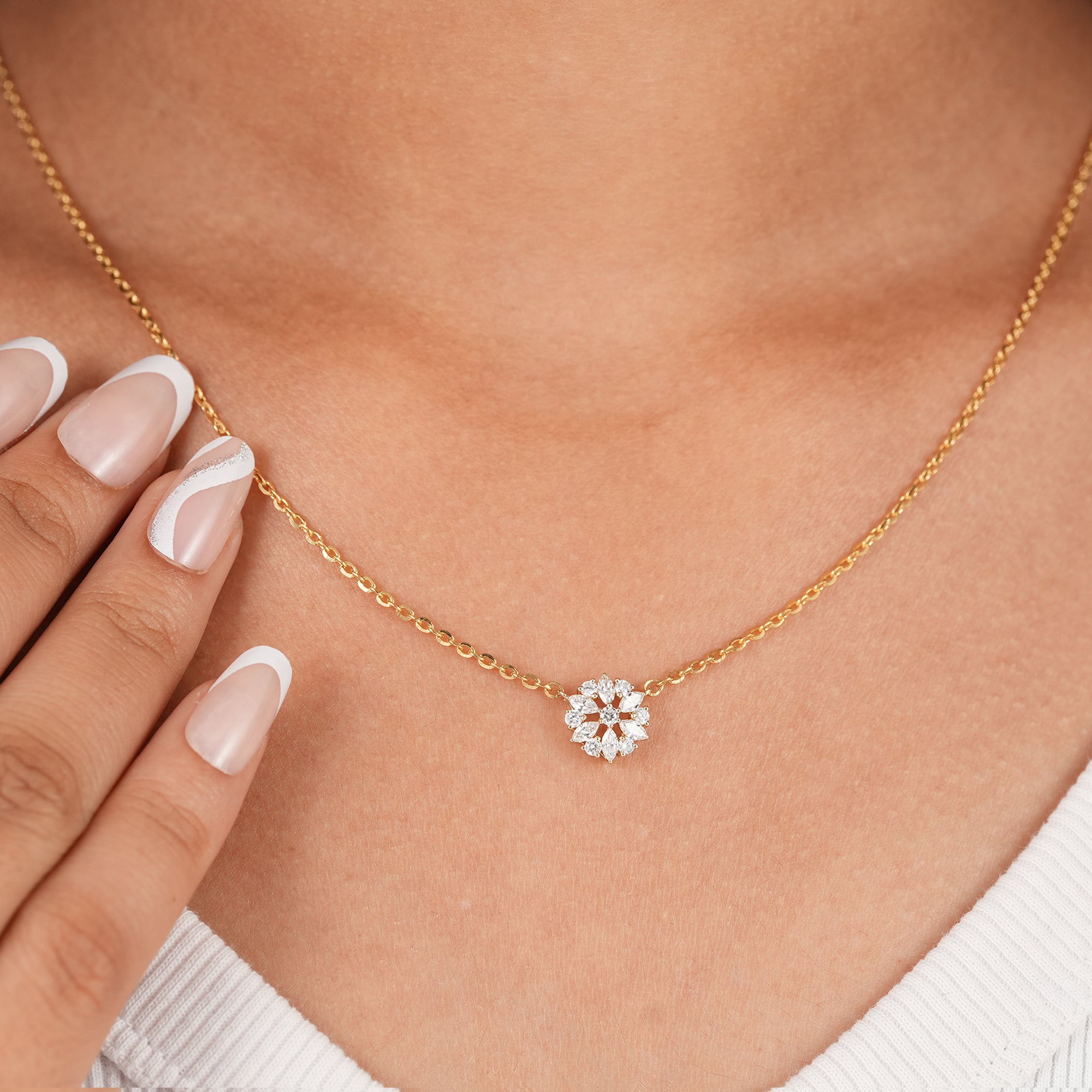 Elegant round diamond pendant necklace for women