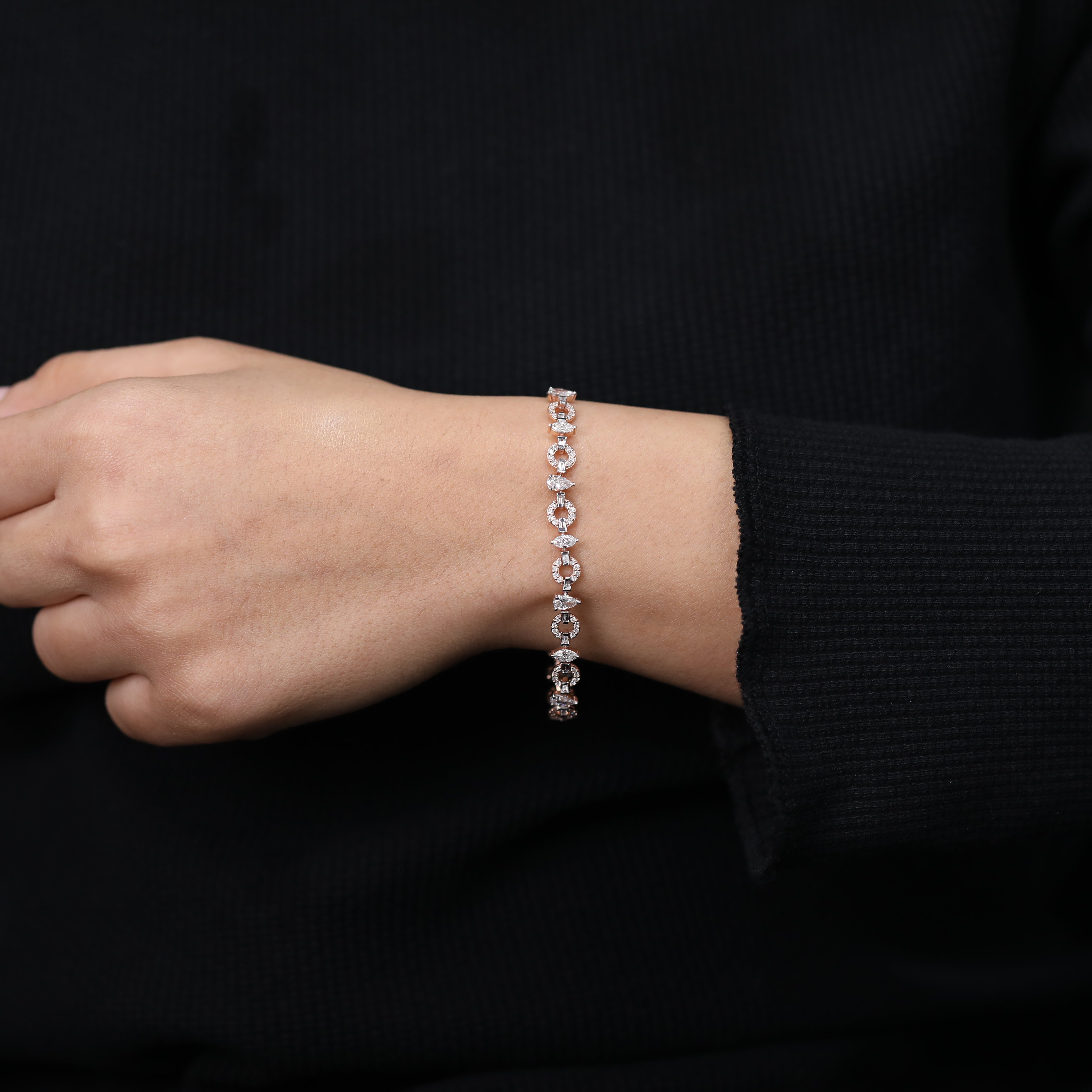 Classic Lab Diamond Circle Link Bracelet