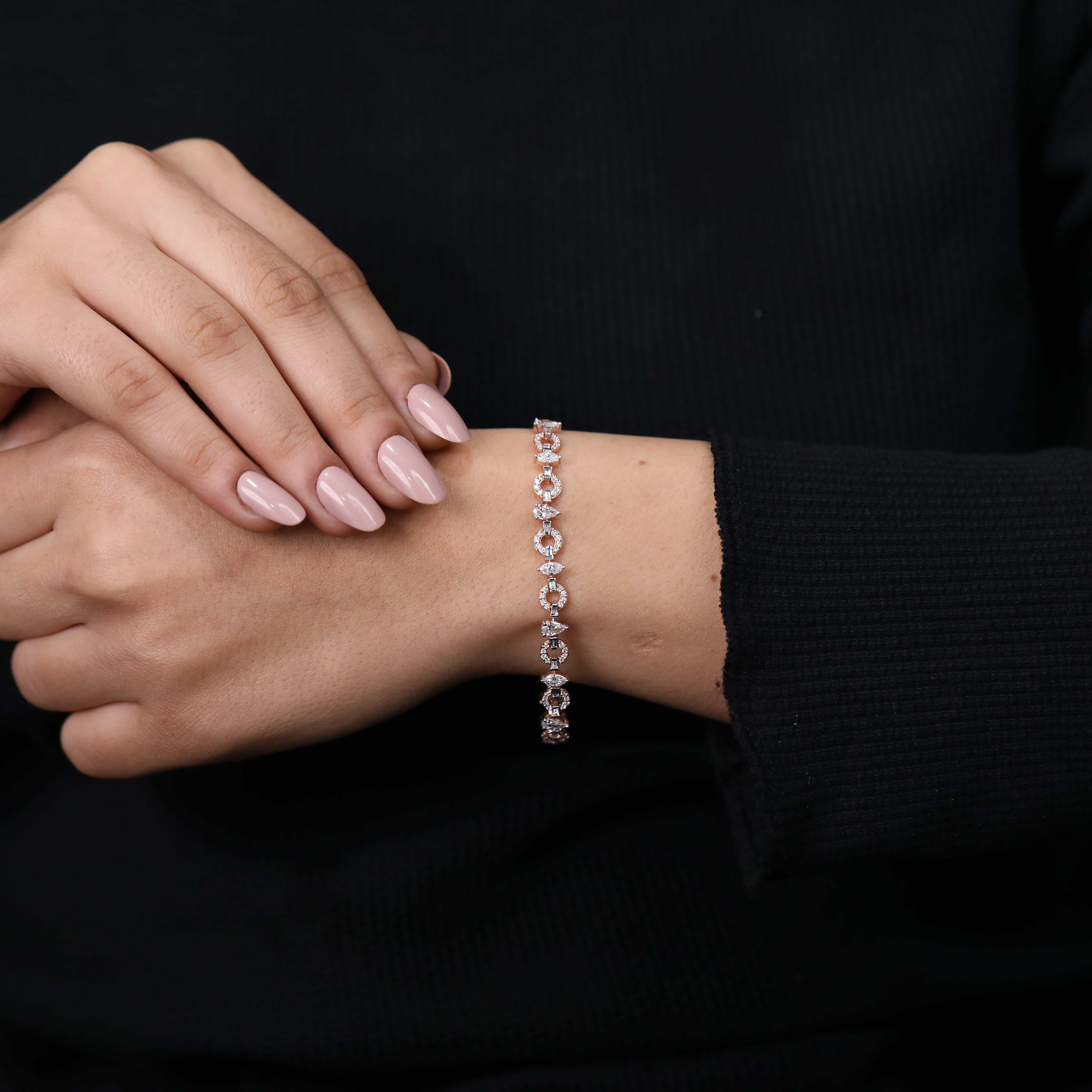 Classic Lab Diamond Circle Link Bracelet