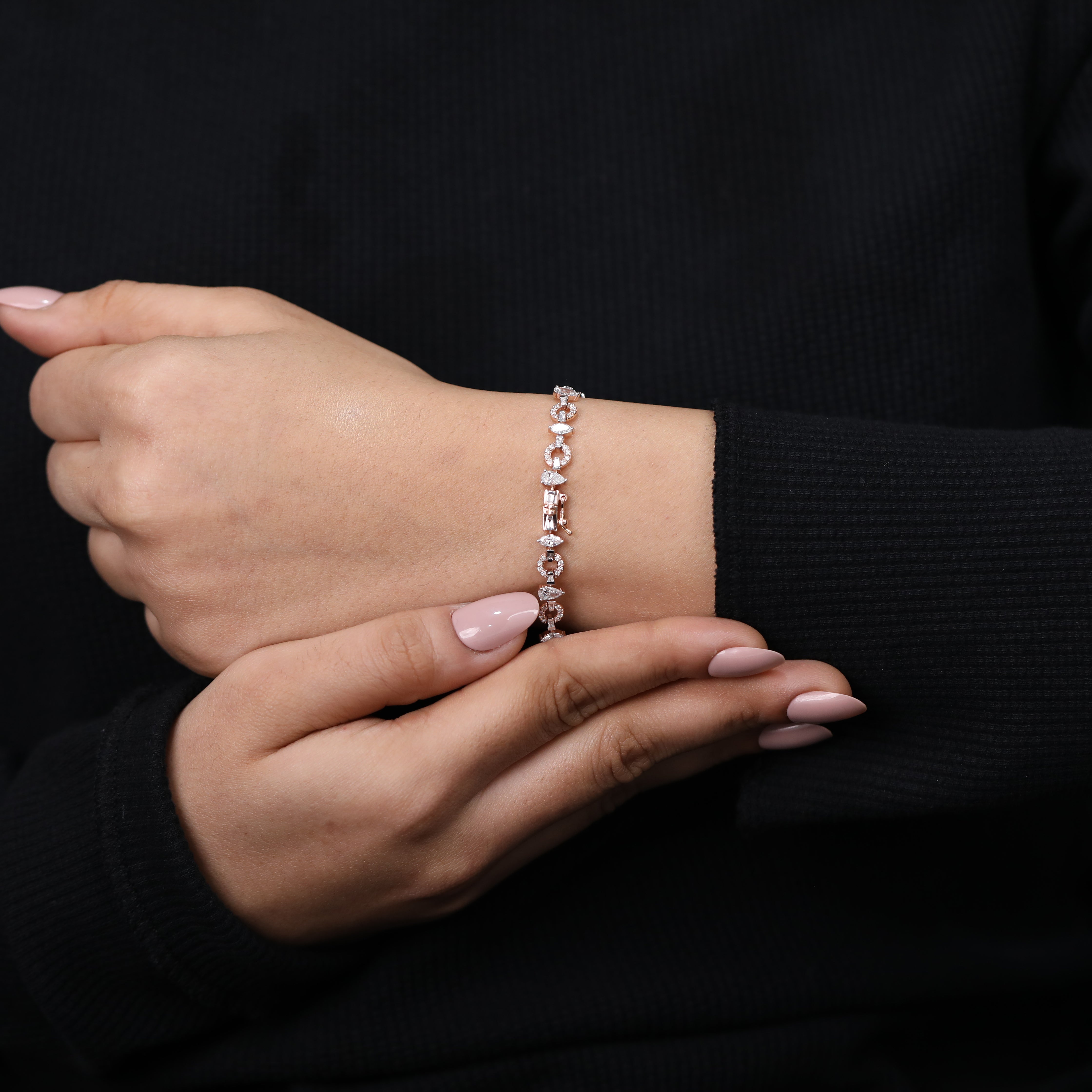 Classic Lab Diamond Circle Link Bracelet