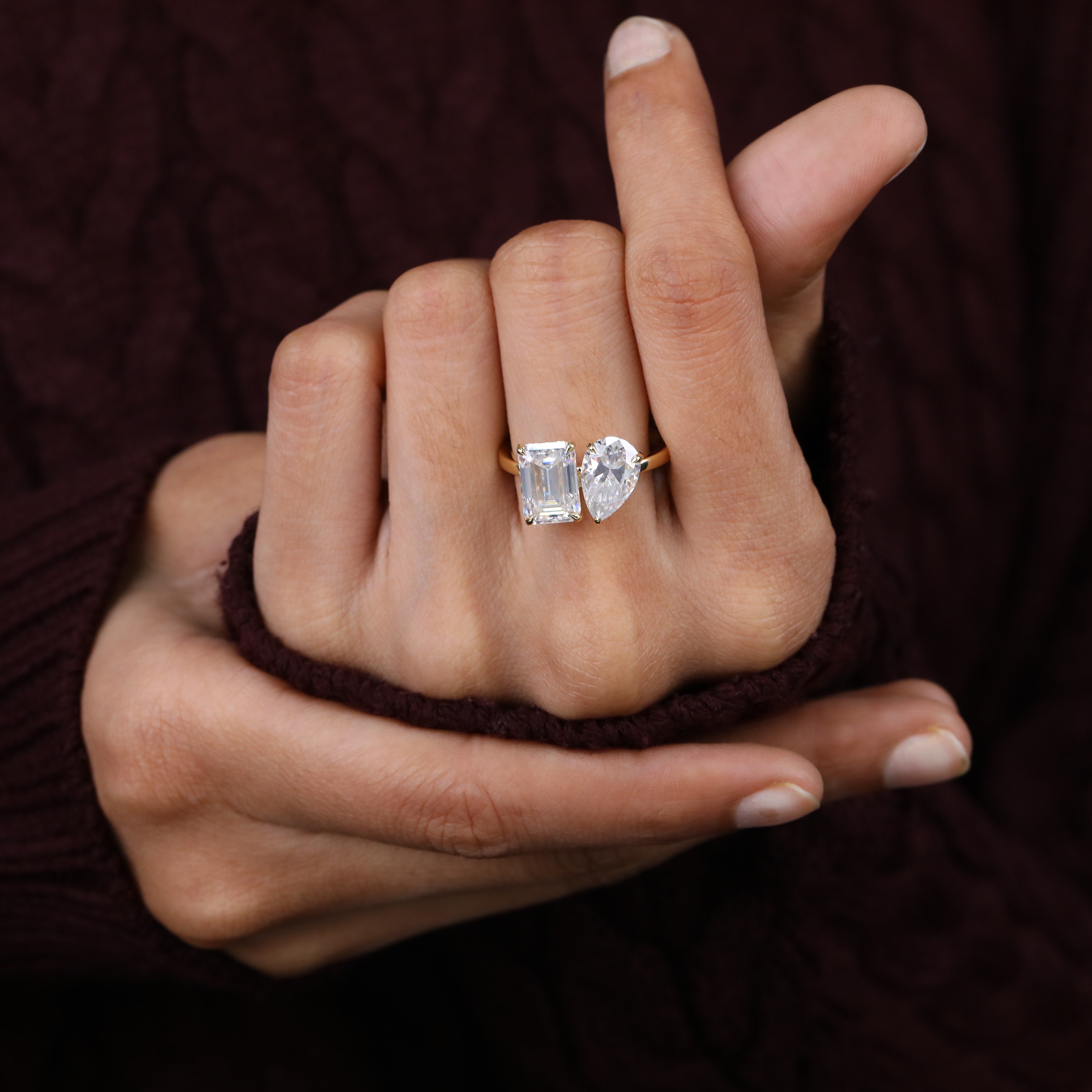 Romantic toi et moi lab grown diamond ring uniting two brilliant cuts