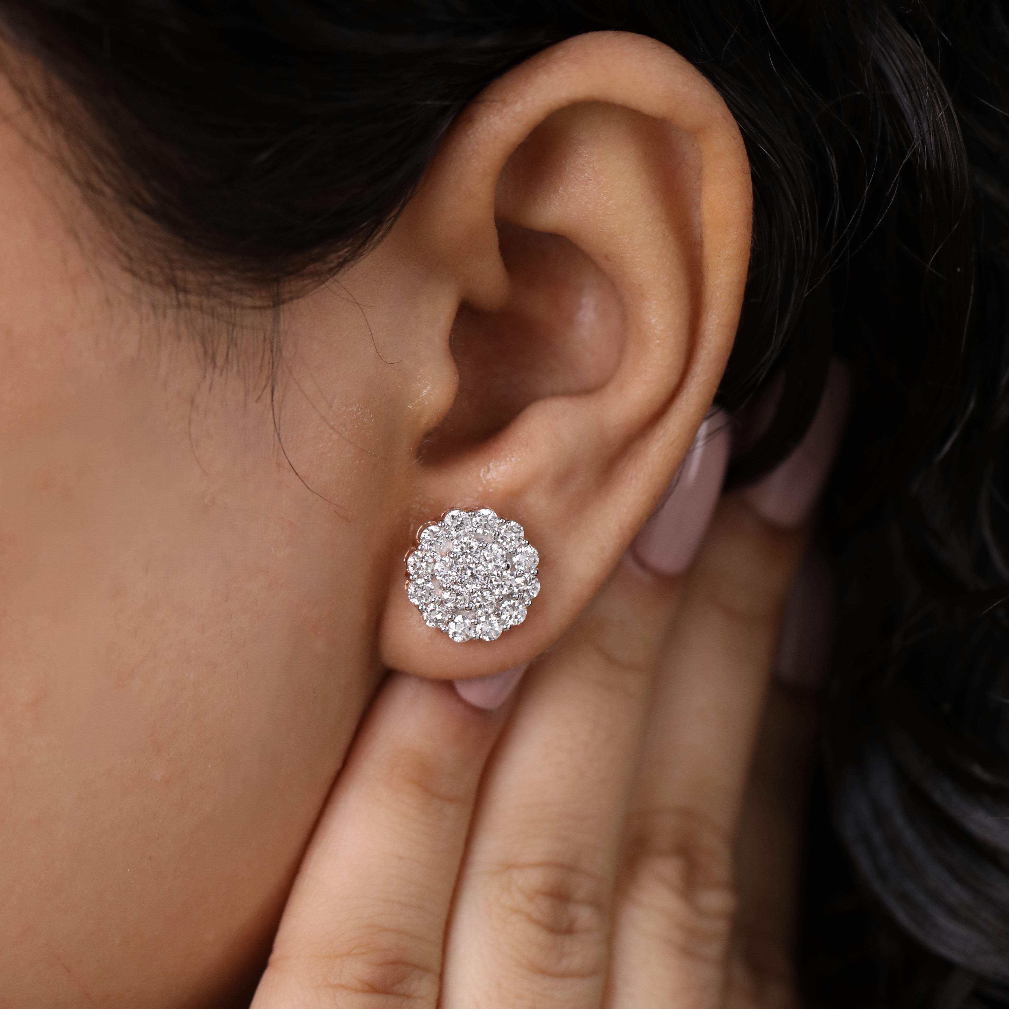 Radiant cluster diamond studs suitable for festive gatherings and milestone occasions